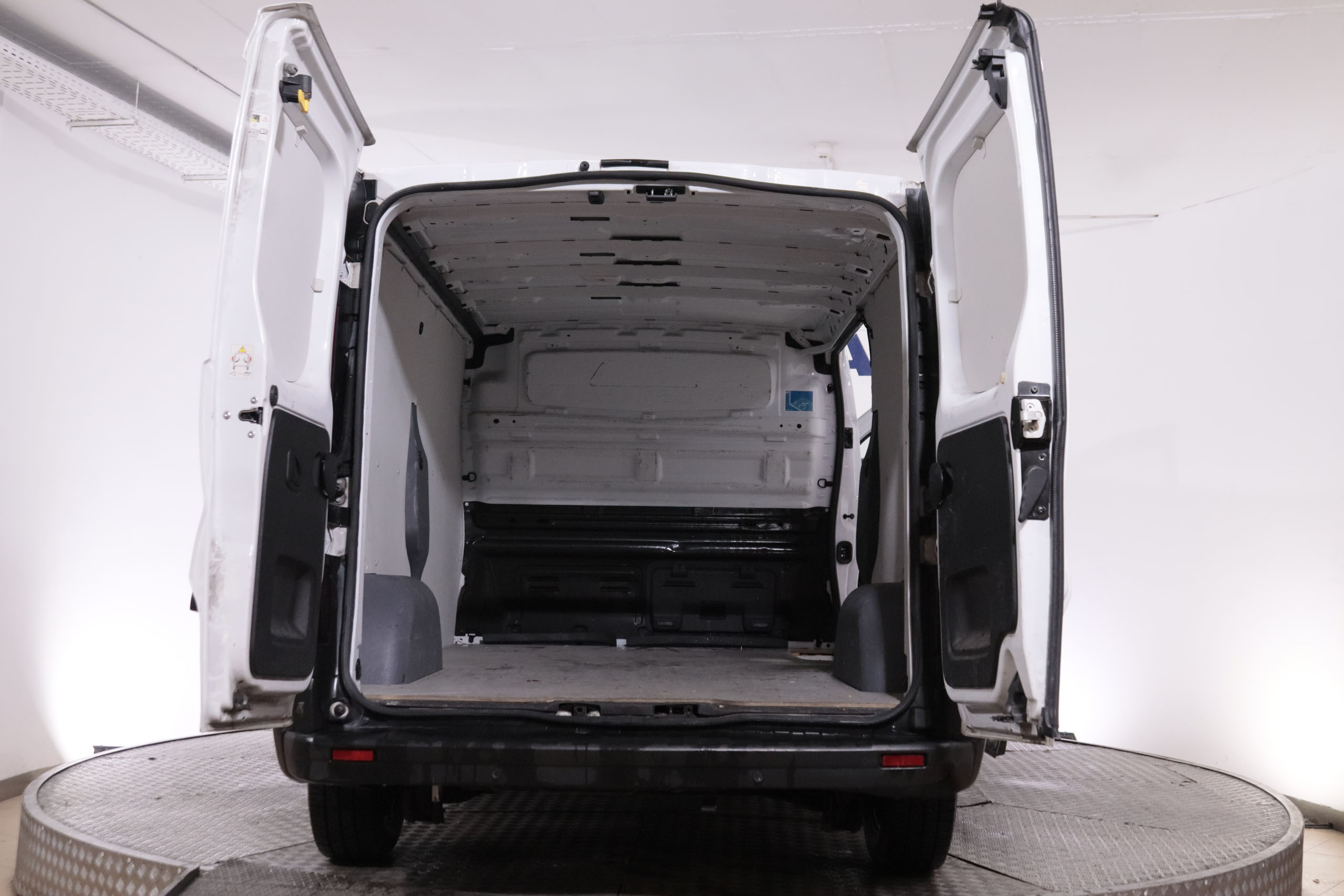 Renault Trafic FURGO L2H1 2.0 DCI GRAND CONFORT 130CV 3P VENTA SOLO PROFESIONALES #IVA DEDUCIBLE, PARKTRONIC foto 11