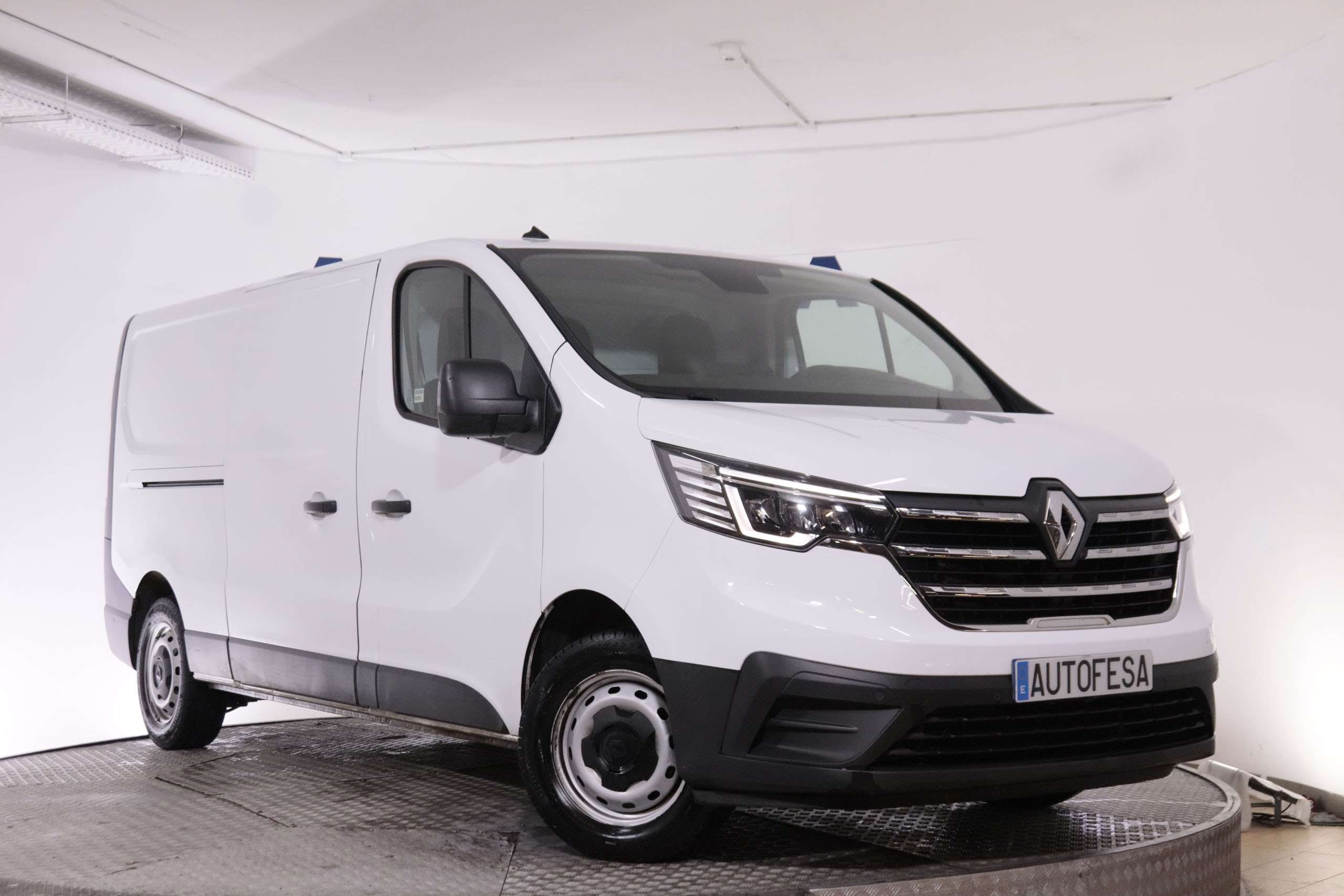 Renault Trafic FURGO L2H1 2.0 DCI GRAND CONFORT 130CV 3P VENTA SOLO PROFESIONALES #IVA DEDUCIBLE, PARKTRONIC foto 3