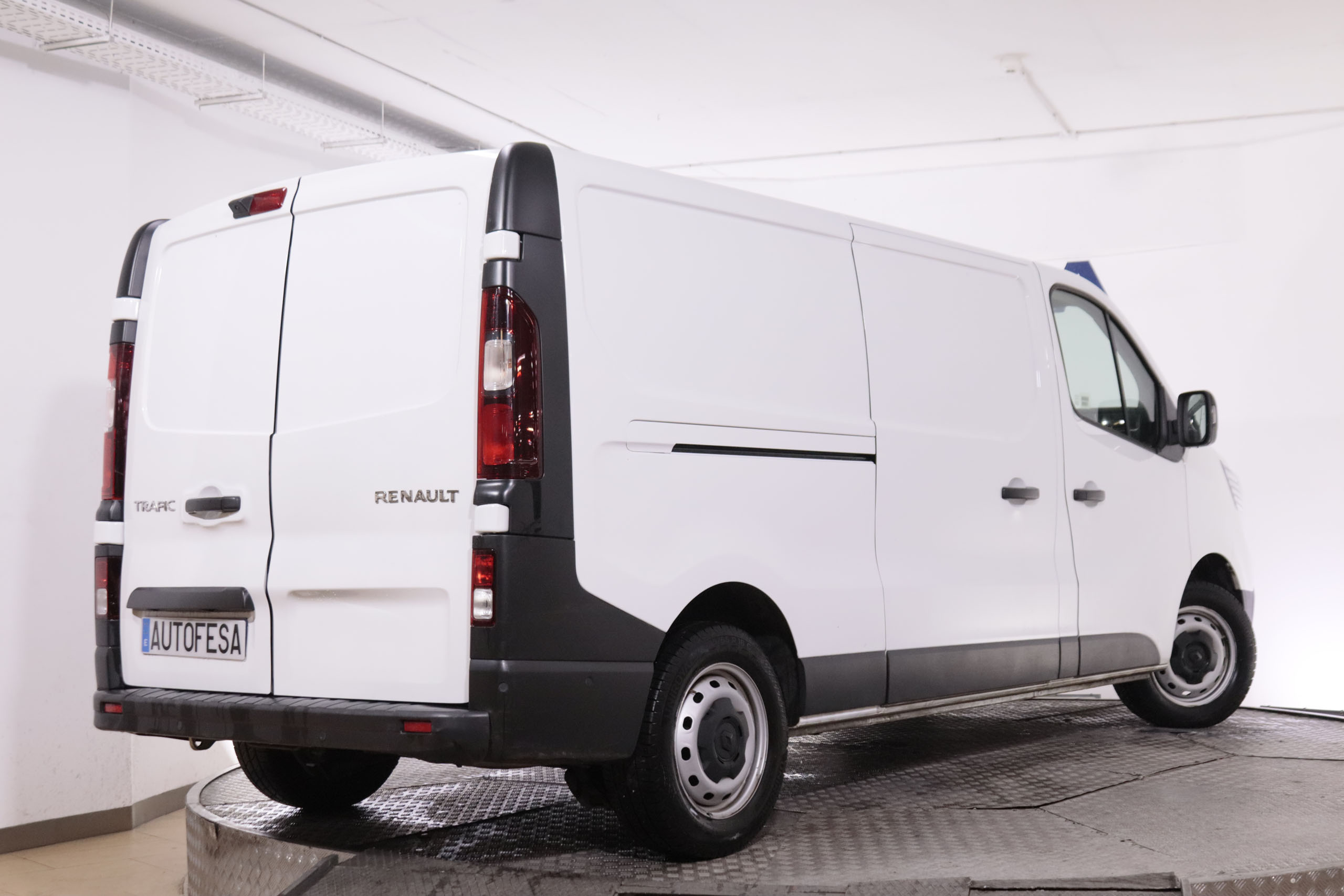 Renault Trafic FURGO L2H1 2.0 DCI GRAND CONFORT 130CV 3P VENTA SOLO PROFESIONALES #IVA DEDUCIBLE, PARKTRONIC foto 9