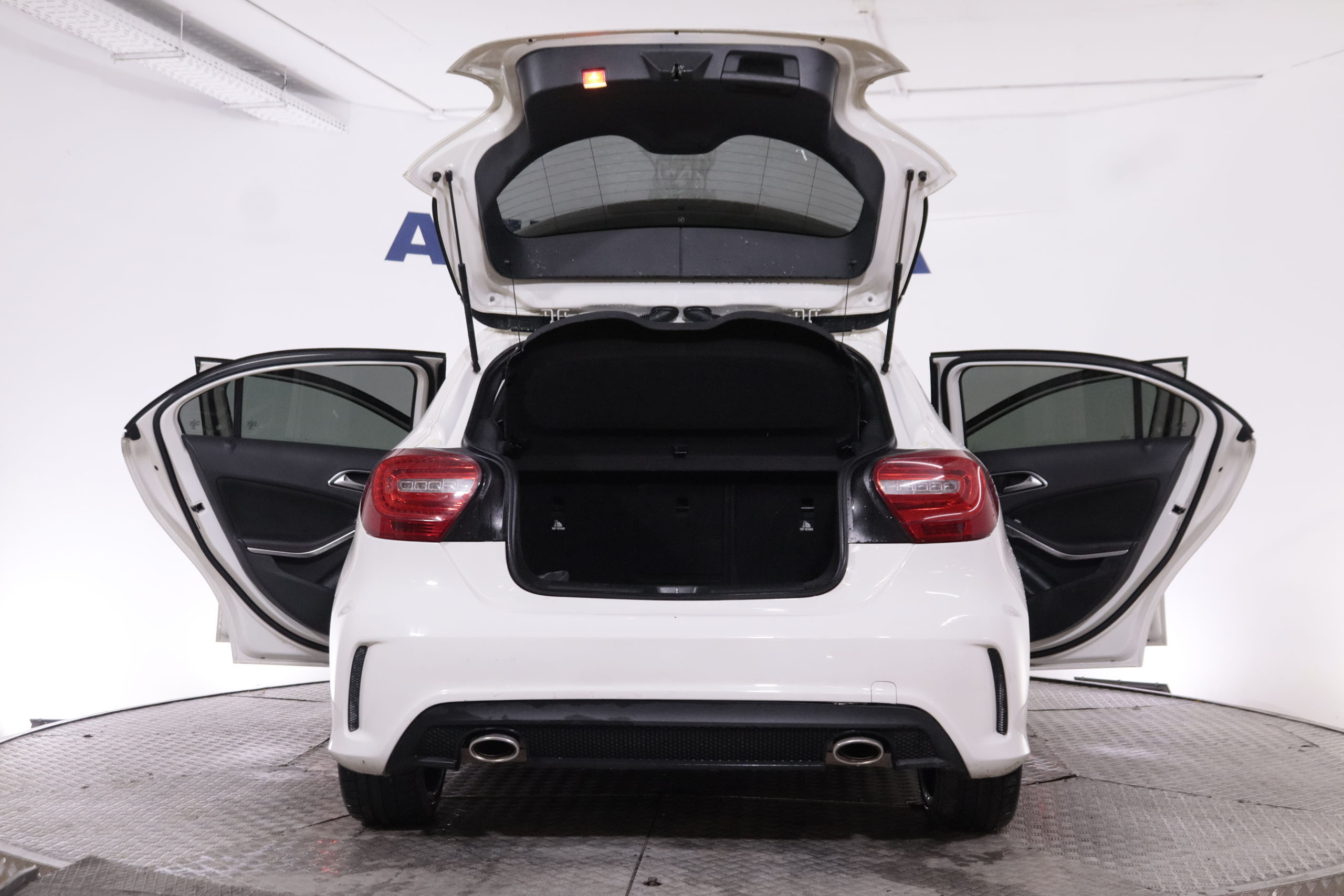 Mercedes-benz A 180 CLASE A A180 CDI AMG AUTO 109CV 5P #TECHO ELECTRICO, BLUETOOTH foto 11