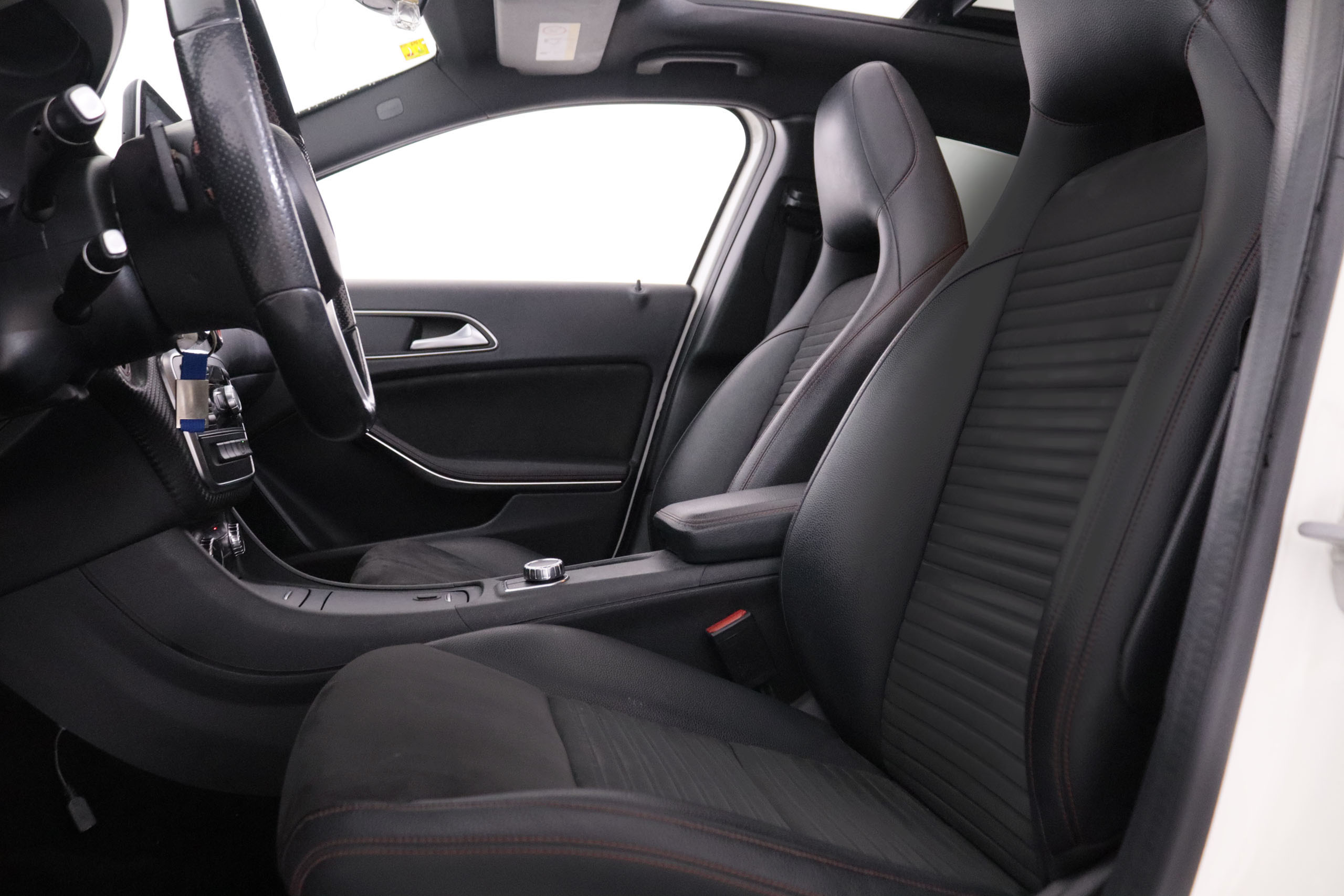 Mercedes-benz A 180 CLASE A A180 CDI AMG AUTO 109CV 5P #TECHO ELECTRICO, BLUETOOTH foto 24