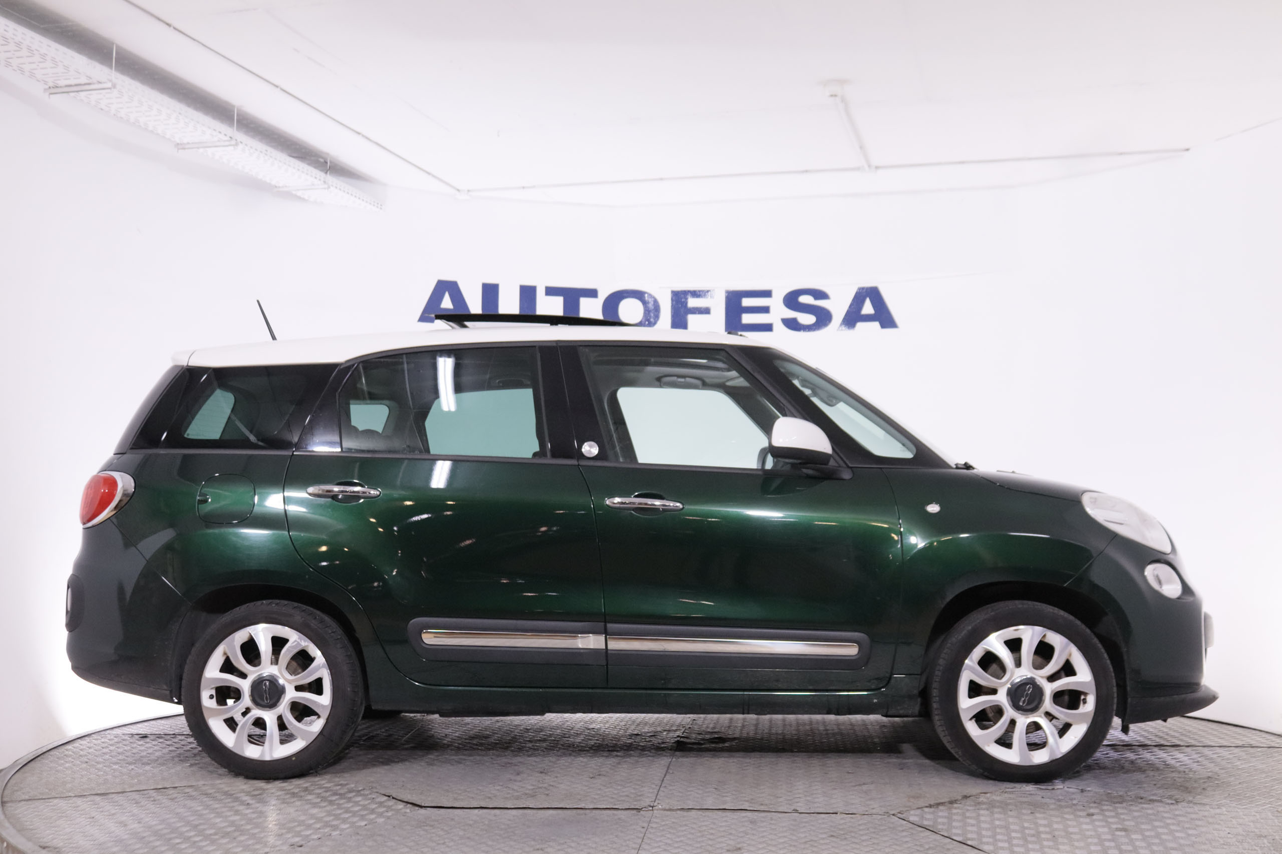 Fiat 500l 1.3 MJET LIVING AUTO 84CV 5P # CUERO, TECHO ELEC PANORAMICO, NAVY foto 9