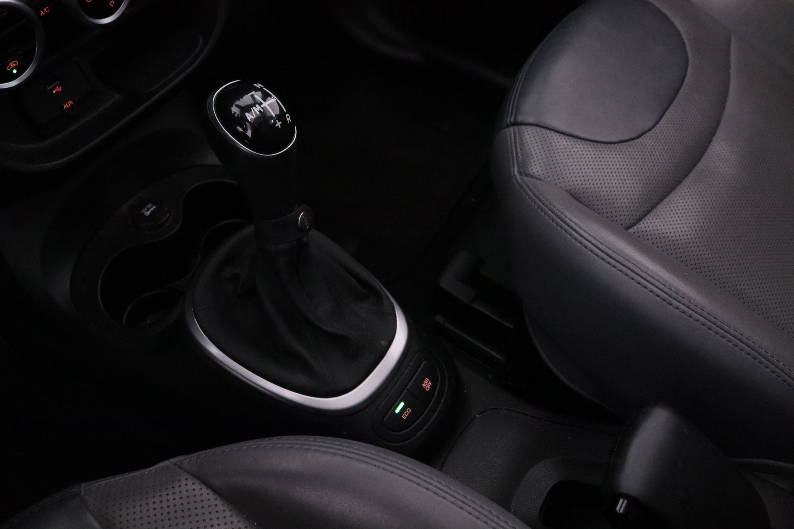 Fiat 500l 1.3 MJET LIVING AUTO 84CV 5P # CUERO, TECHO ELEC PANORAMICO, NAVY foto 23