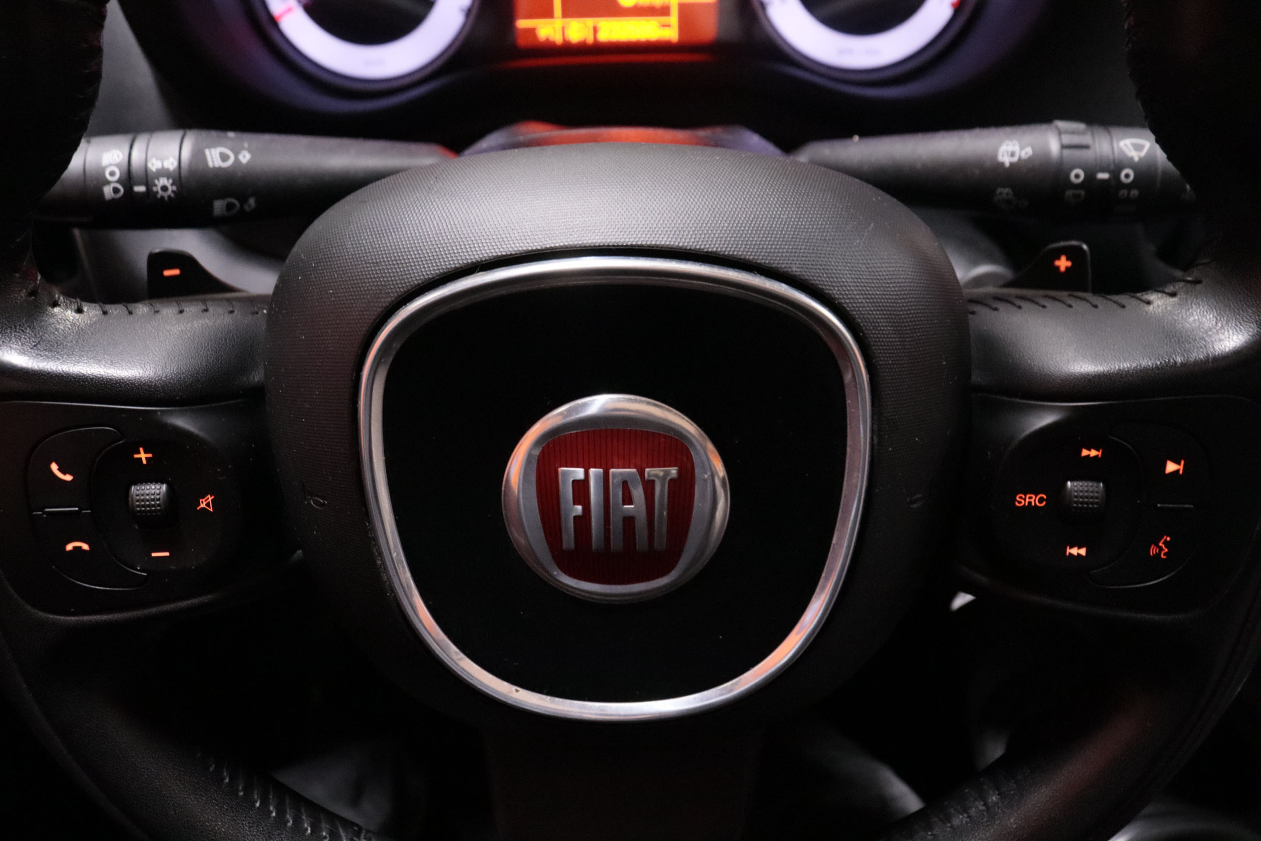 Fiat 500l 1.3 MJET LIVING AUTO 84CV 5P # CUERO, TECHO ELEC PANORAMICO, NAVY foto 18