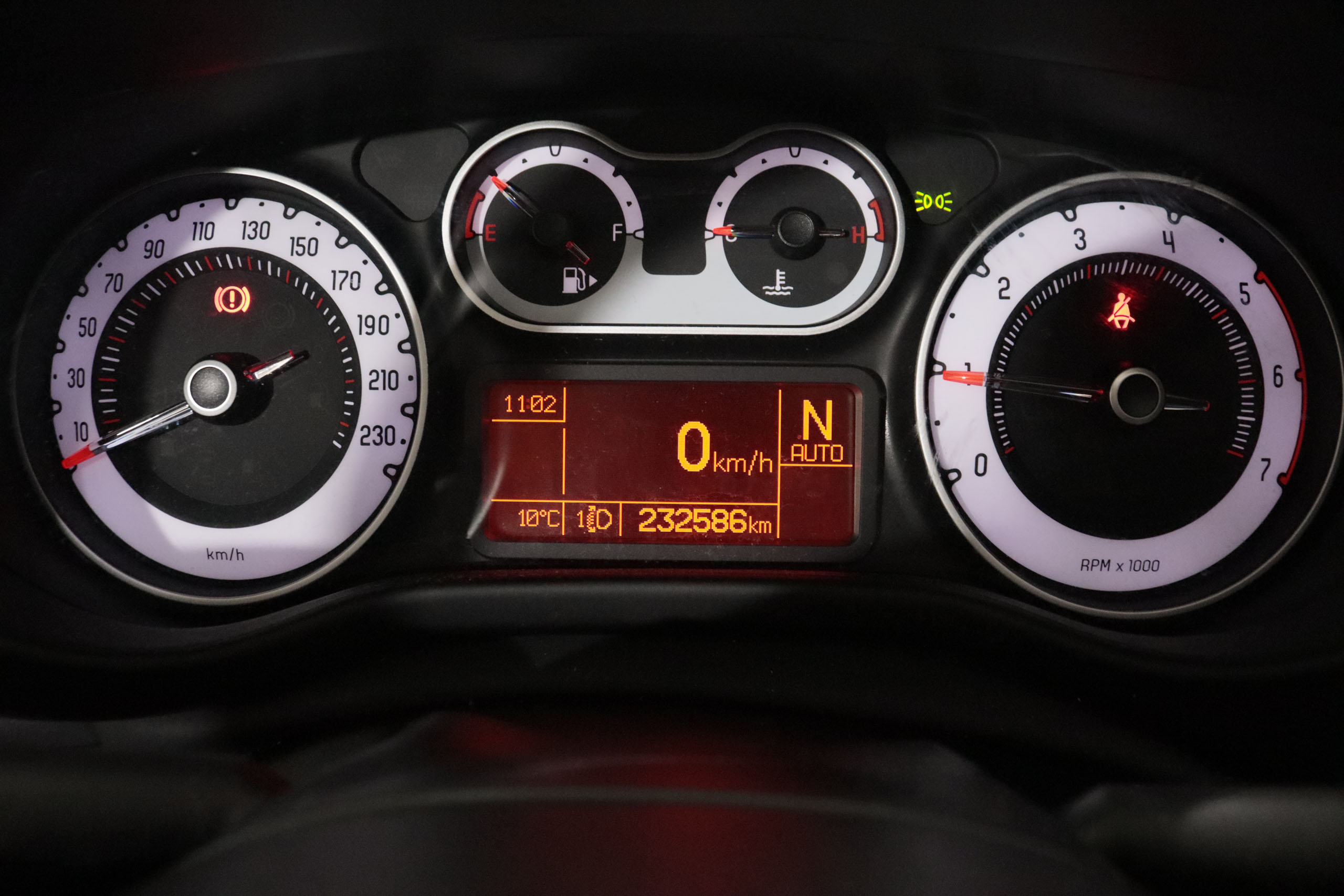 Fiat 500l 1.3 MJET LIVING AUTO 84CV 5P # CUERO, TECHO ELEC PANORAMICO, NAVY foto 19