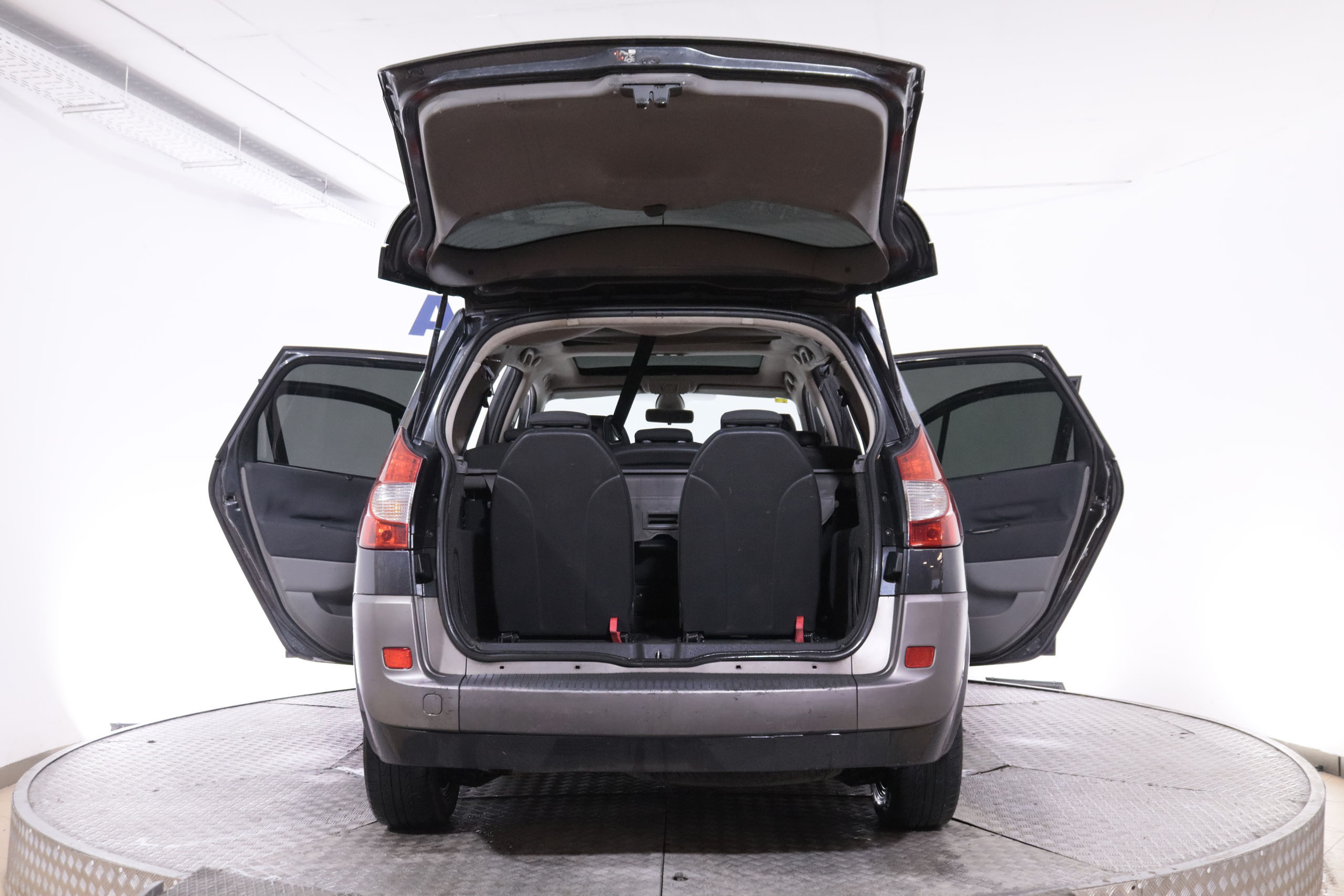 Renault Grand Scenic 2.0 DCI 150CV 7PLAZAS 5P # TECHO PANORAMICO foto 10