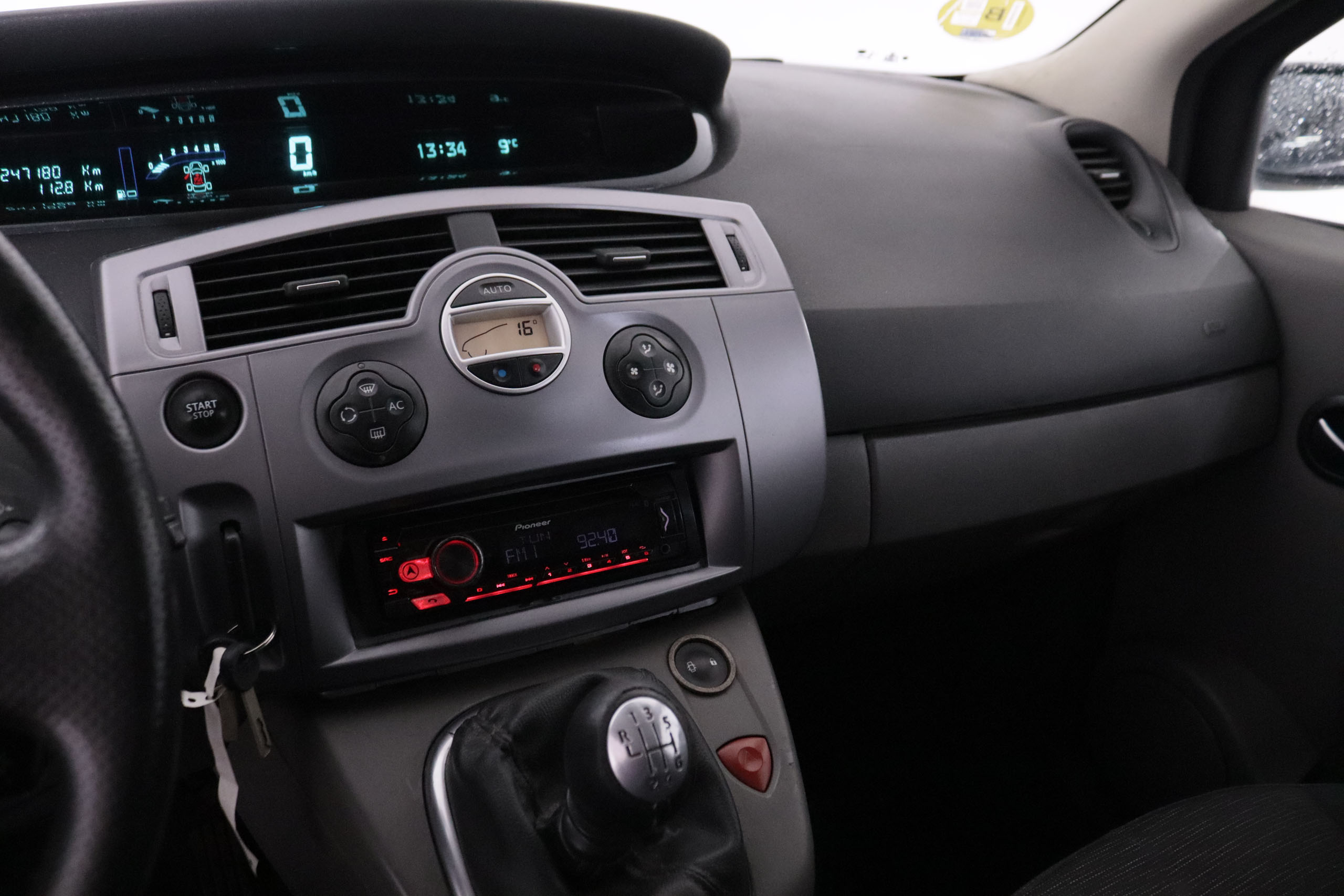 Renault Grand Scenic 2.0 DCI 150CV 7PLAZAS 5P # TECHO PANORAMICO foto 17