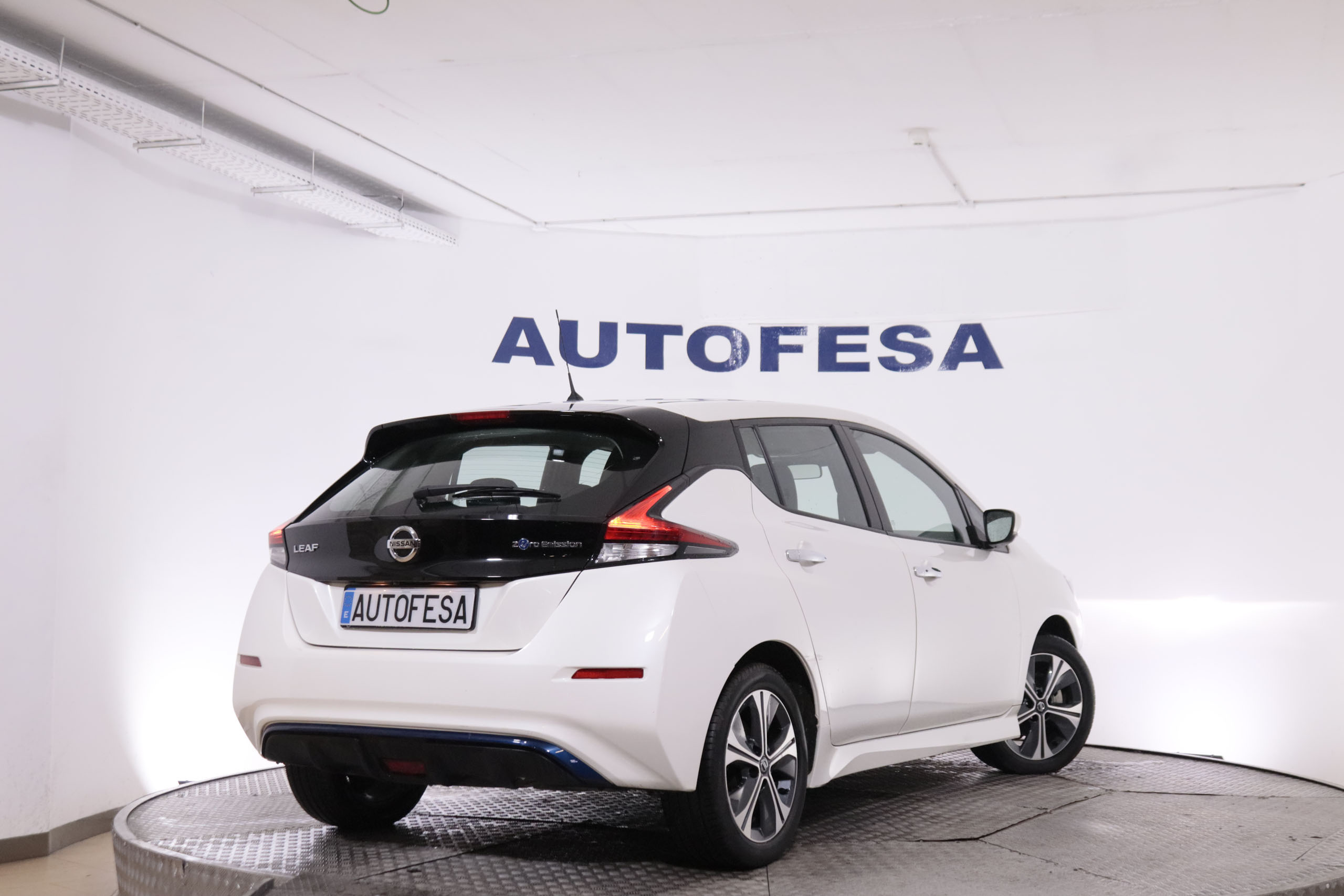 Nissan Leaf 62KWH E ACCENTA AUTO 217CV 5P # IVA DEDUCIBLE, NAVY, PARKTRONIC foto 7