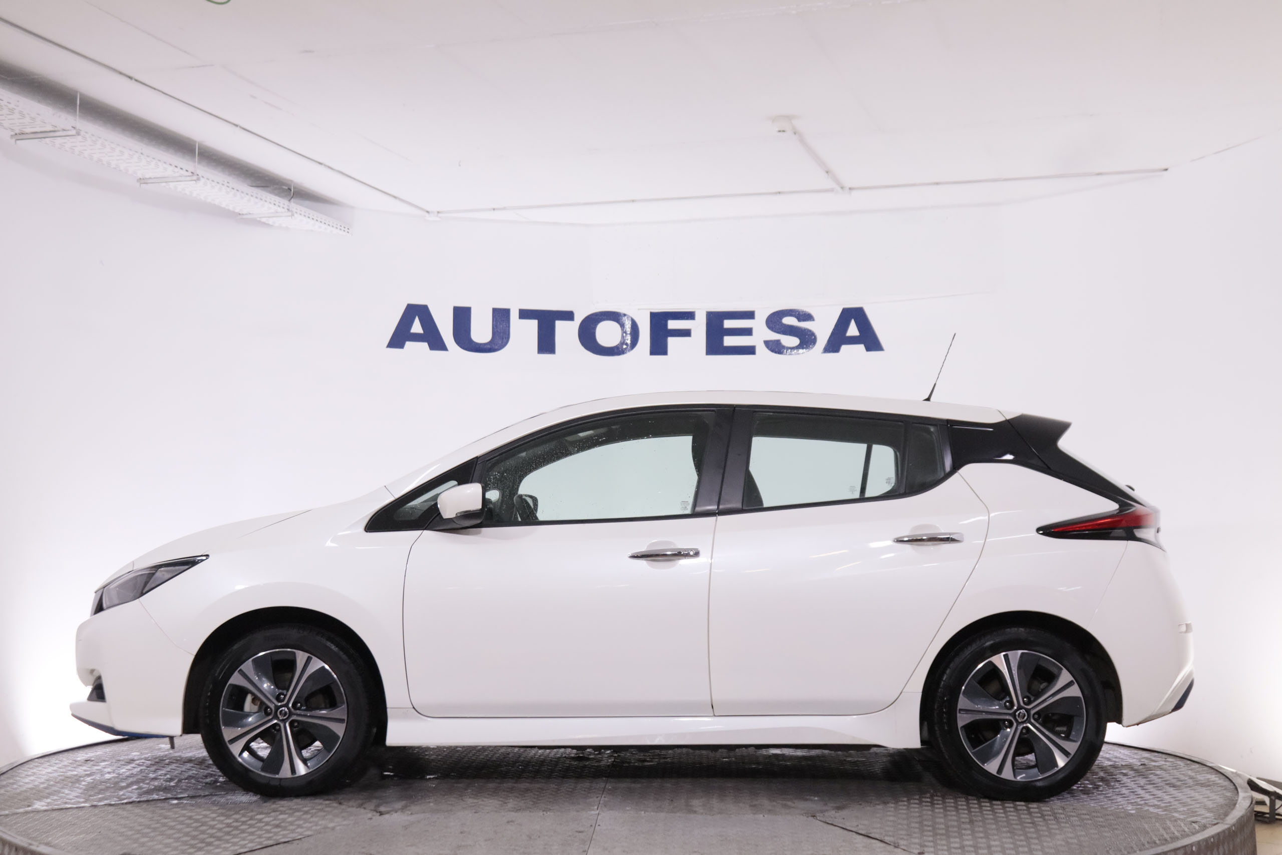 Nissan Leaf 62KWH E ACCENTA AUTO 217CV 5P # IVA DEDUCIBLE, NAVY, PARKTRONIC foto 13