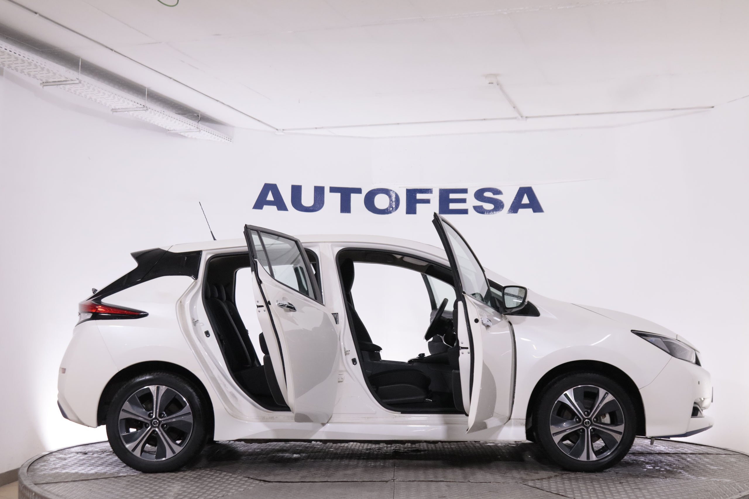 Nissan Leaf 62KWH E ACCENTA AUTO 217CV 5P # IVA DEDUCIBLE, NAVY, PARKTRONIC foto 11