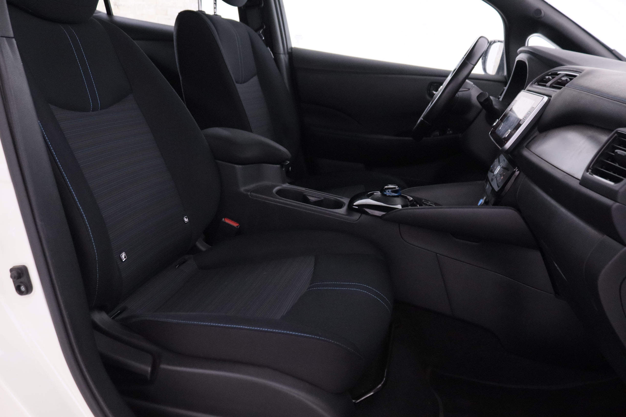 Nissan Leaf 62KWH E ACCENTA AUTO 217CV 5P # IVA DEDUCIBLE, NAVY, PARKTRONIC foto 24