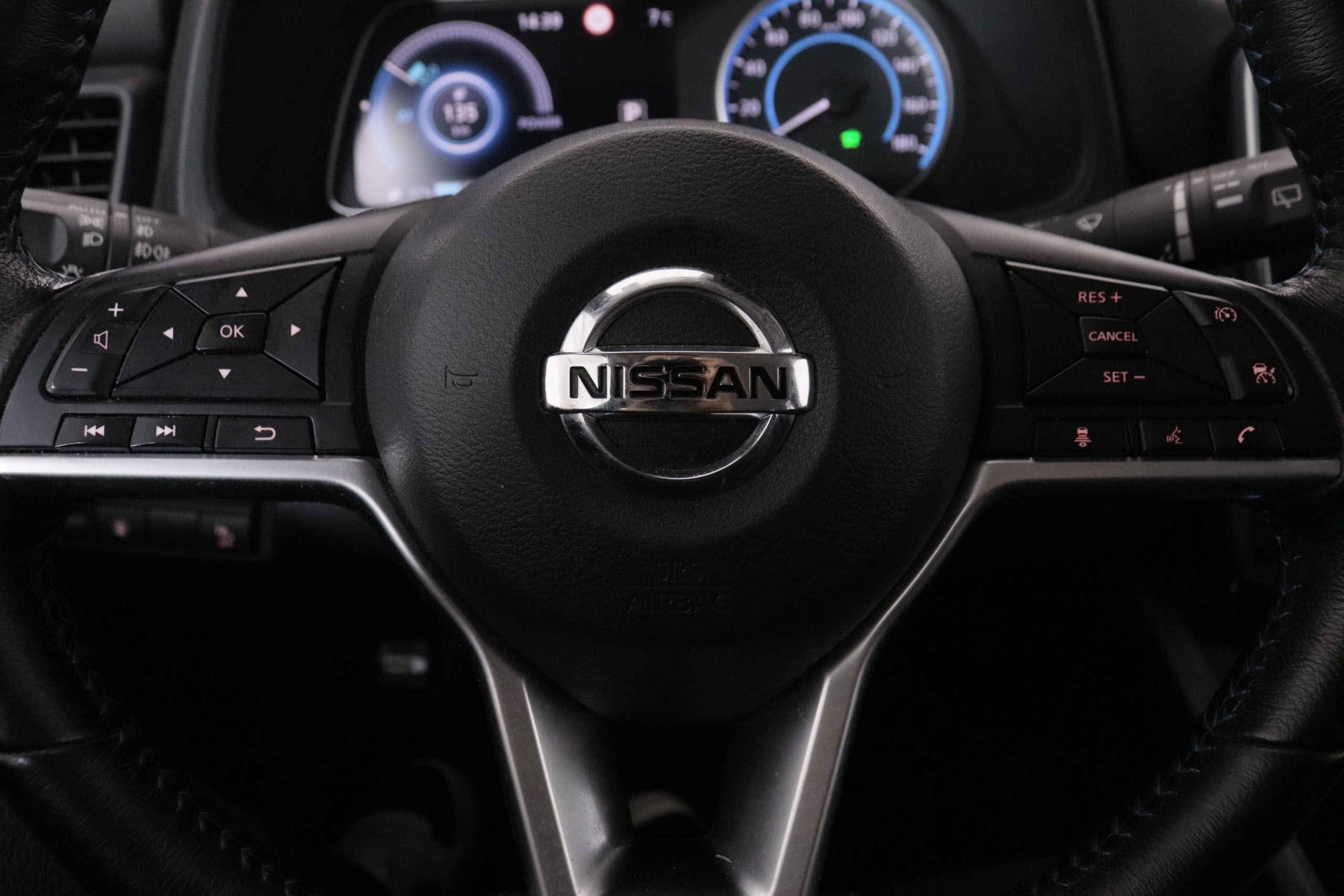 Nissan Leaf 62KWH E ACCENTA AUTO 217CV 5P # IVA DEDUCIBLE, NAVY, PARKTRONIC foto 18