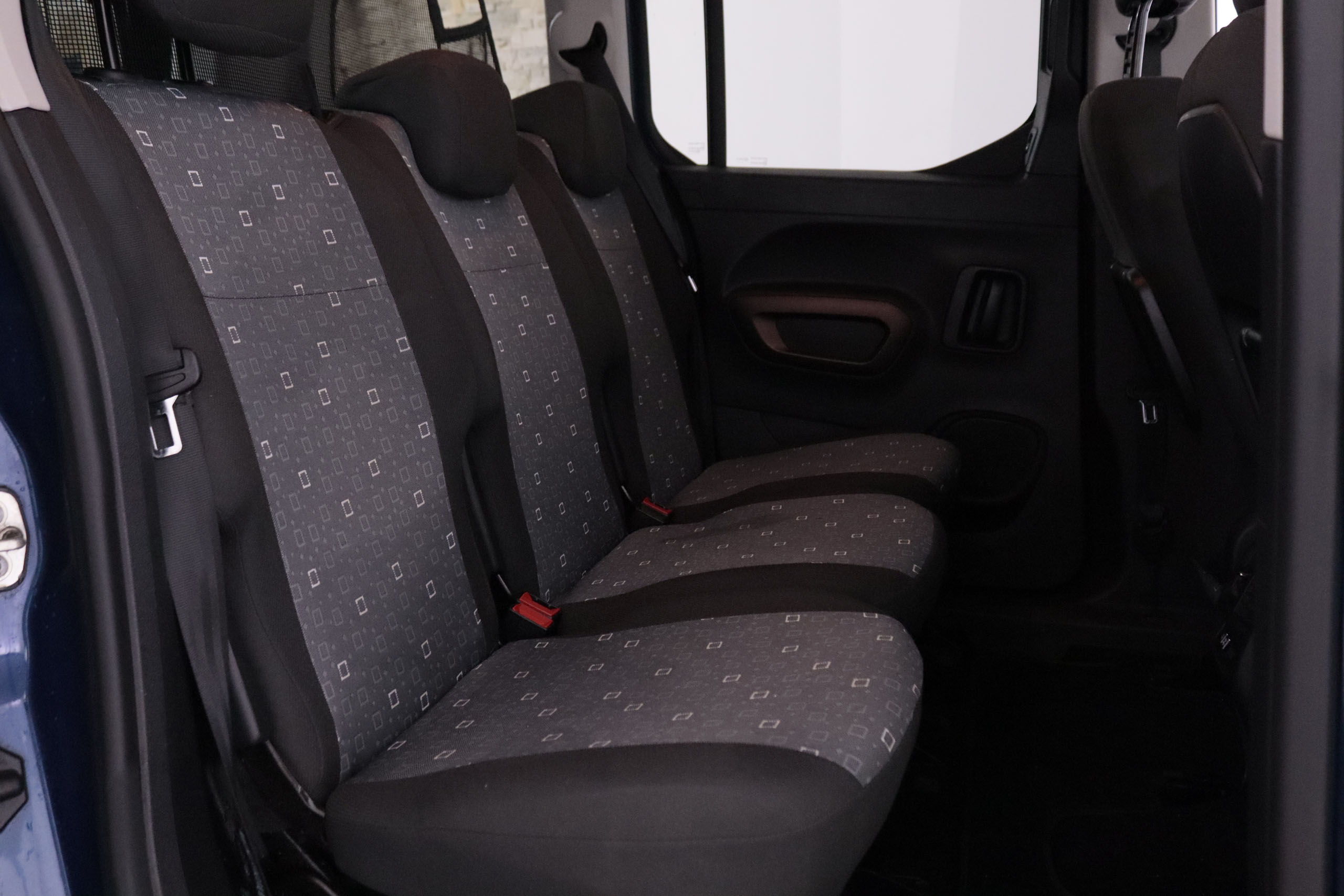 Peugeot Rifter 1.5 HDI GT-LINE 130CV 5P #NAVY, PARKTRONIC, BLUETOOTH foto 28