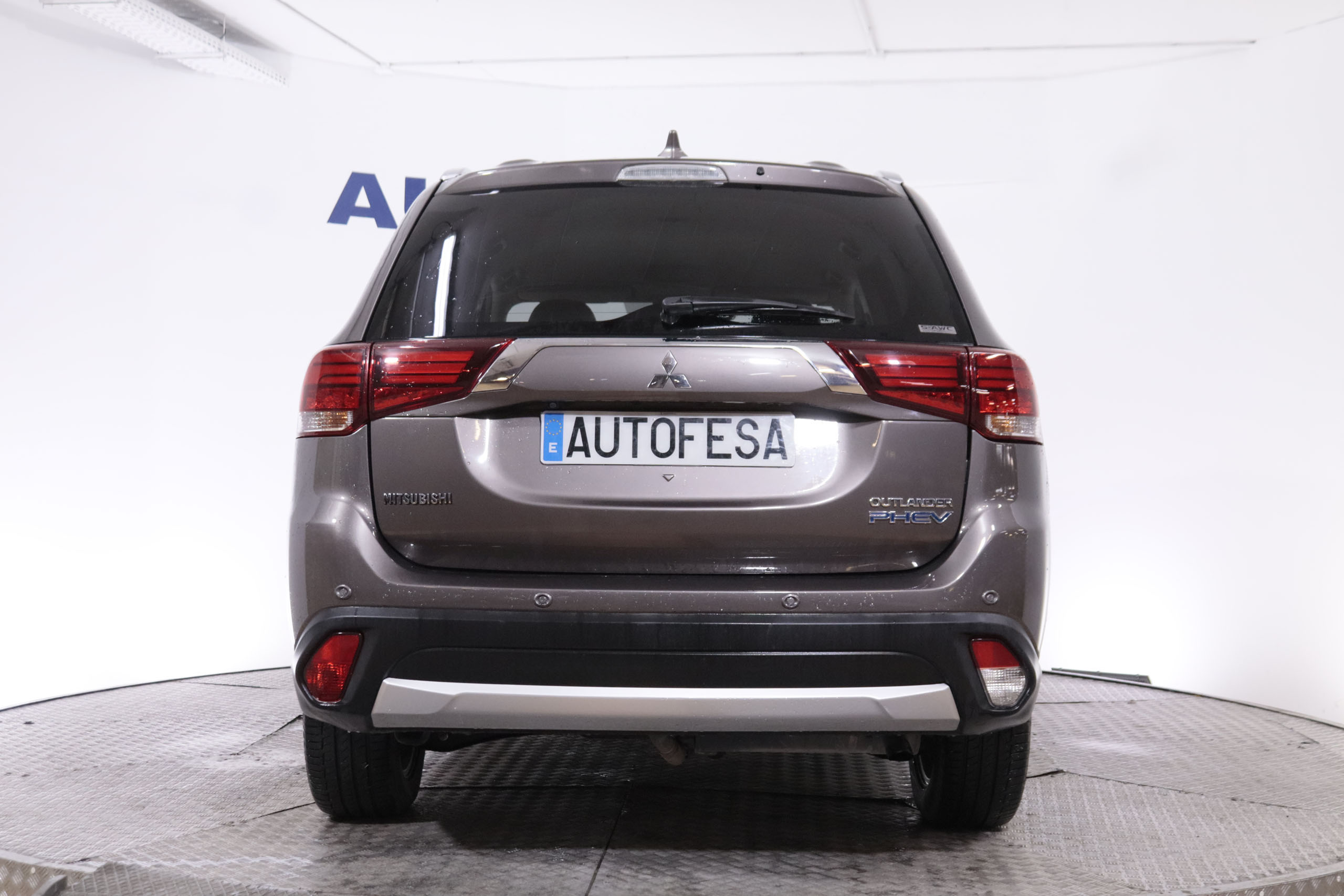 Mitsubishi Outlander 2.0 PHEV KAITEKI AUTO 4WD 203CV 5P # PARKTRONIC foto 6