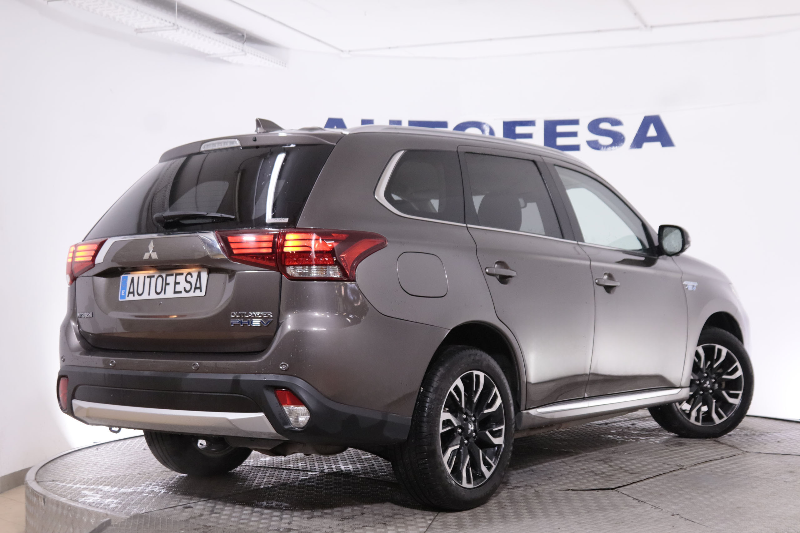 Mitsubishi Outlander 2.0 PHEV KAITEKI AUTO 4WD 203CV 5P # PARKTRONIC foto 5