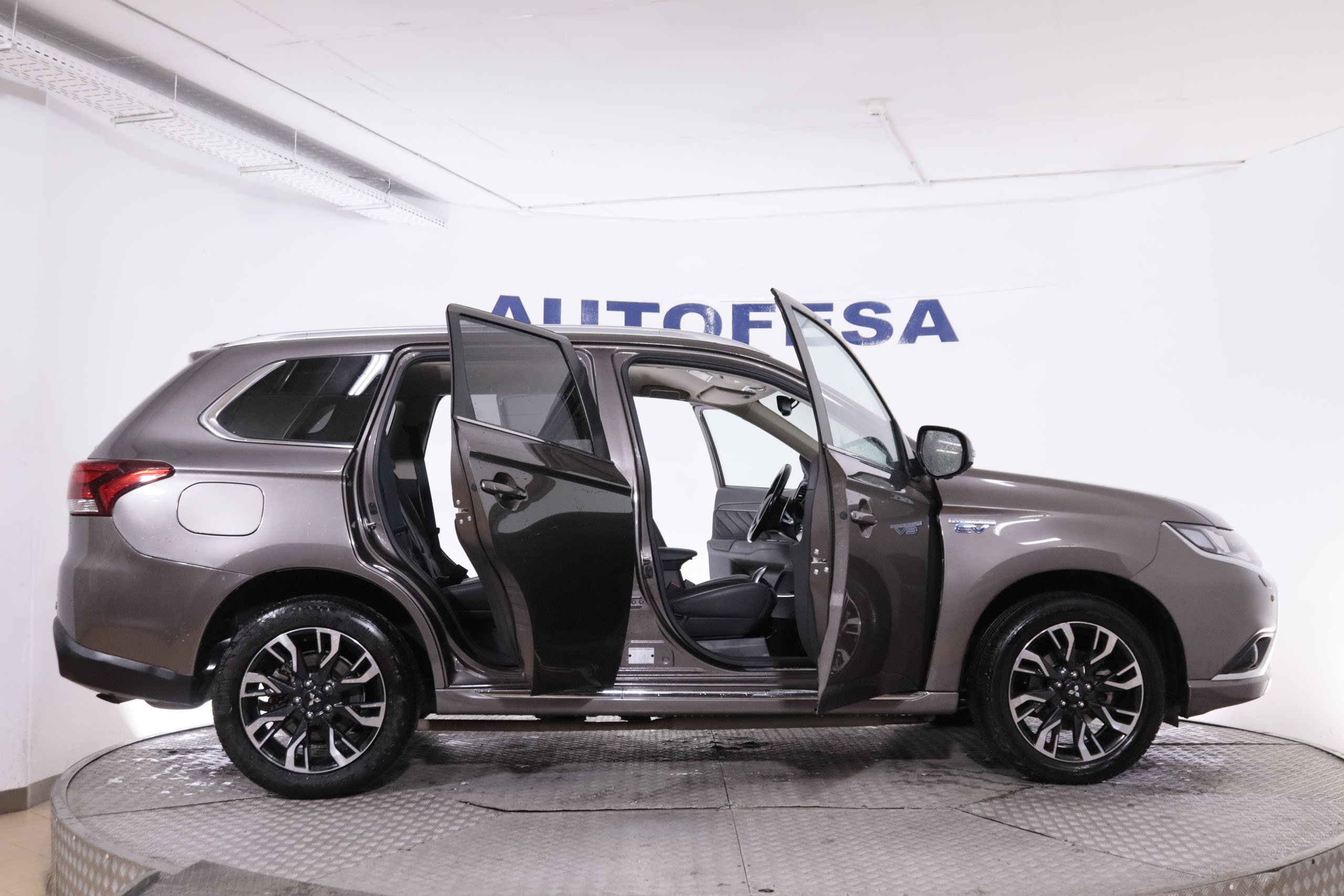 Mitsubishi Outlander 2.0 PHEV KAITEKI AUTO 4WD 203CV 5P # PARKTRONIC foto 11