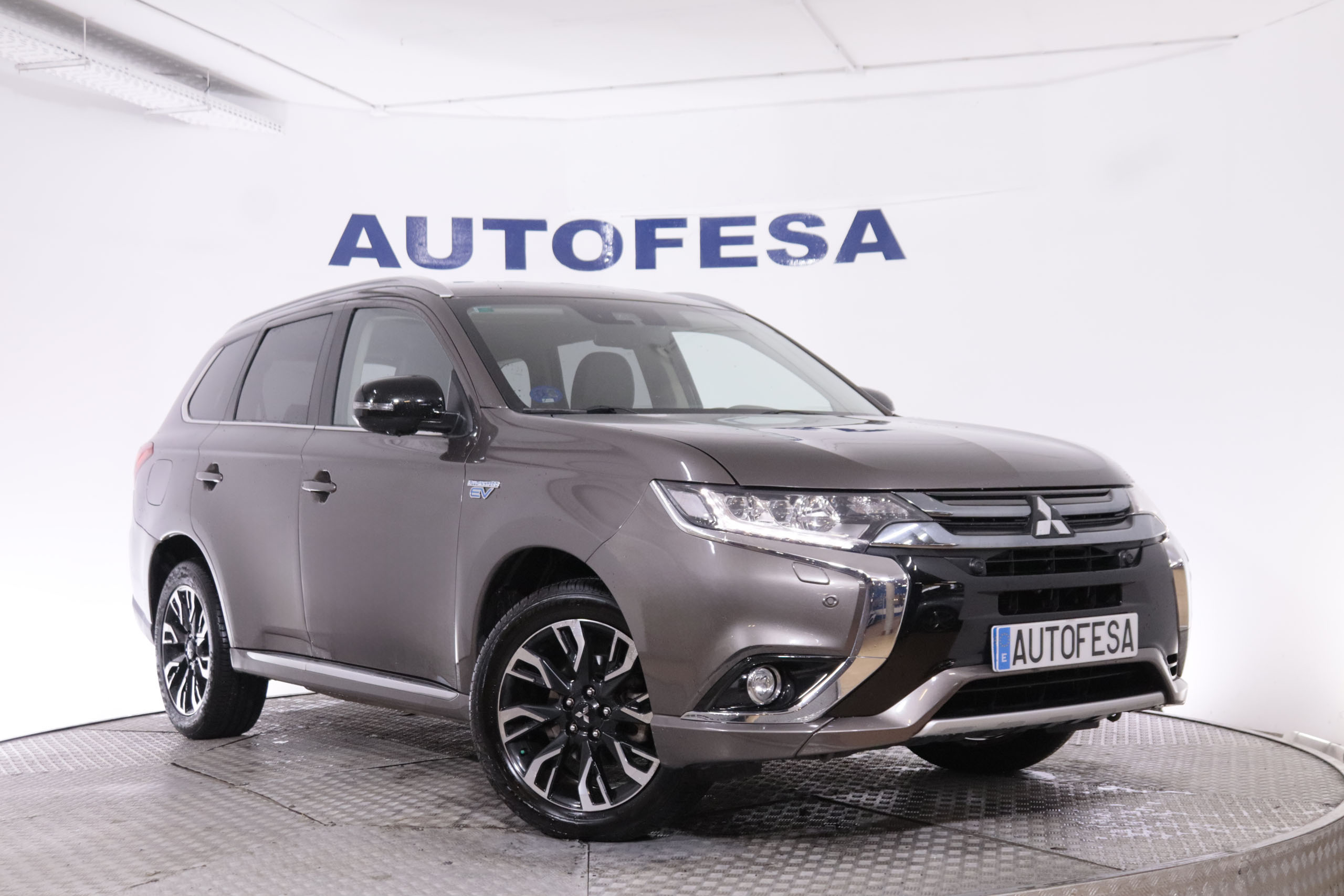 Mitsubishi Outlander 2.0 PHEV KAITEKI AUTO 4WD 203CV 5P # PARKTRONIC foto 3