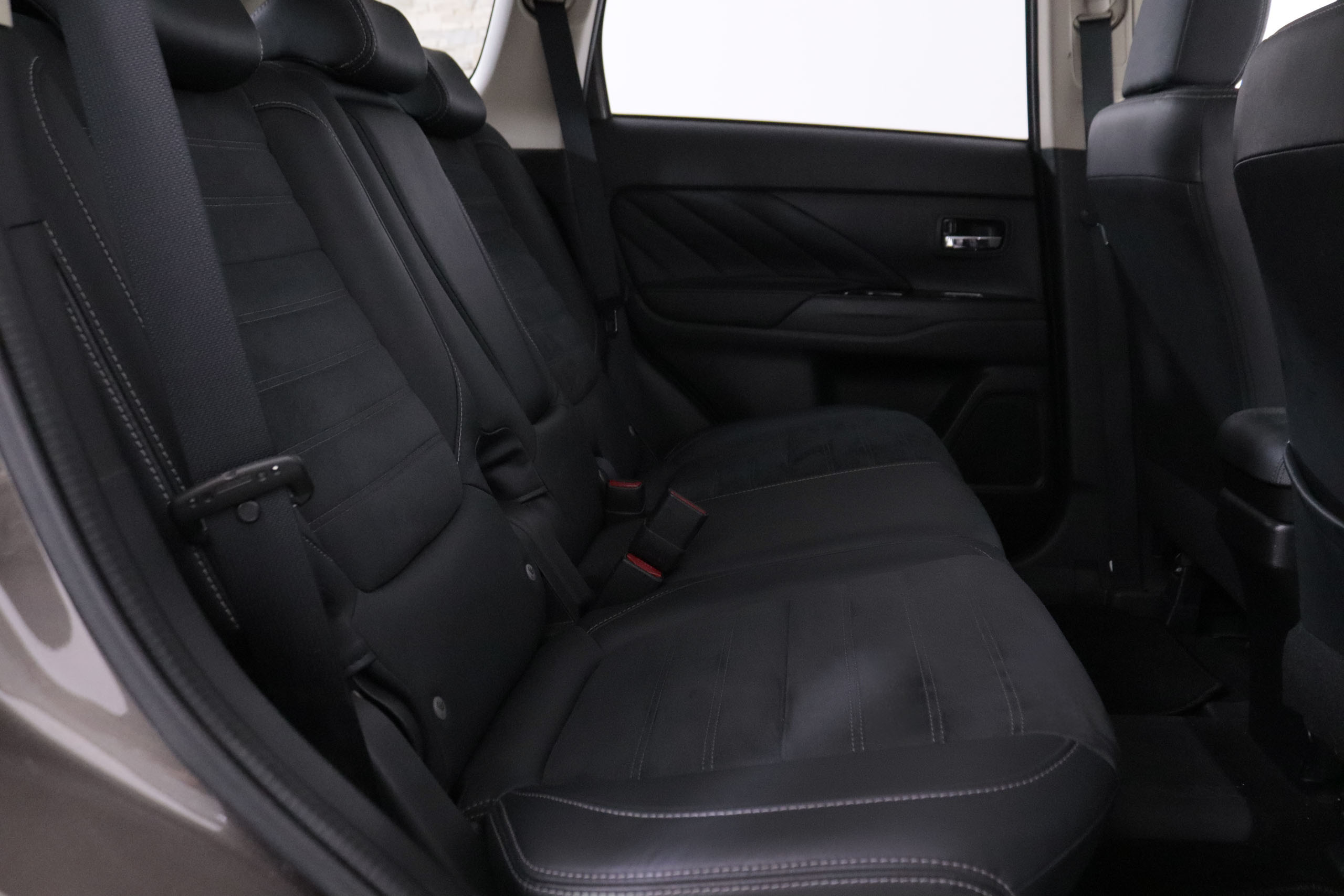 Mitsubishi Outlander 2.0 PHEV KAITEKI AUTO 4WD 203CV 5P # PARKTRONIC - Foto 26