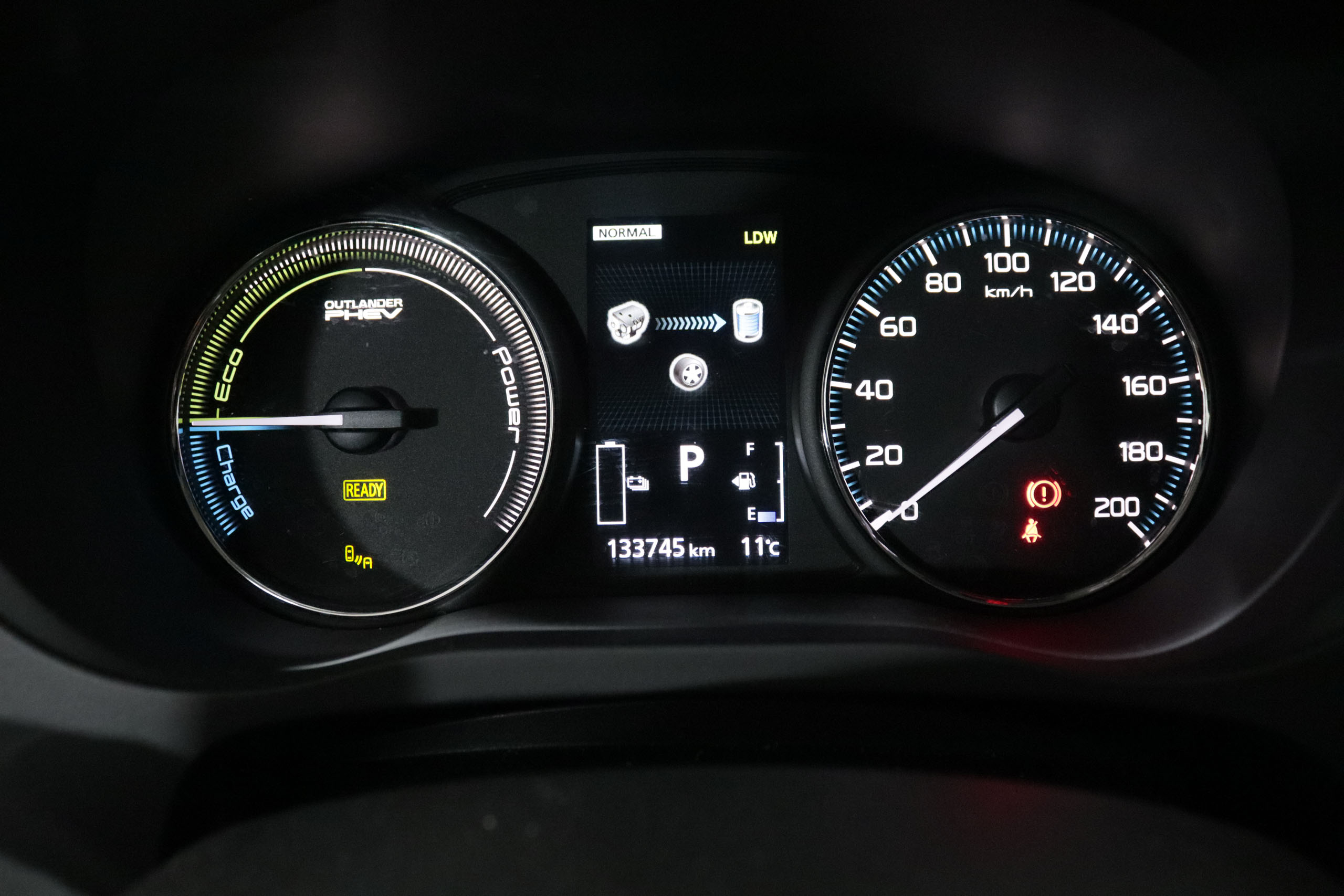 Mitsubishi Outlander 2.0 PHEV KAITEKI AUTO 4WD 203CV 5P # PARKTRONIC foto 18