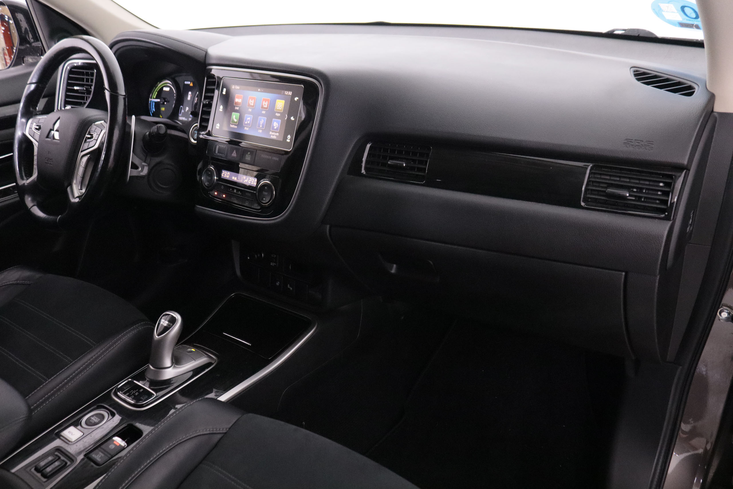 Mitsubishi Outlander 2.0 PHEV KAITEKI AUTO 4WD 203CV 5P # PARKTRONIC foto 15