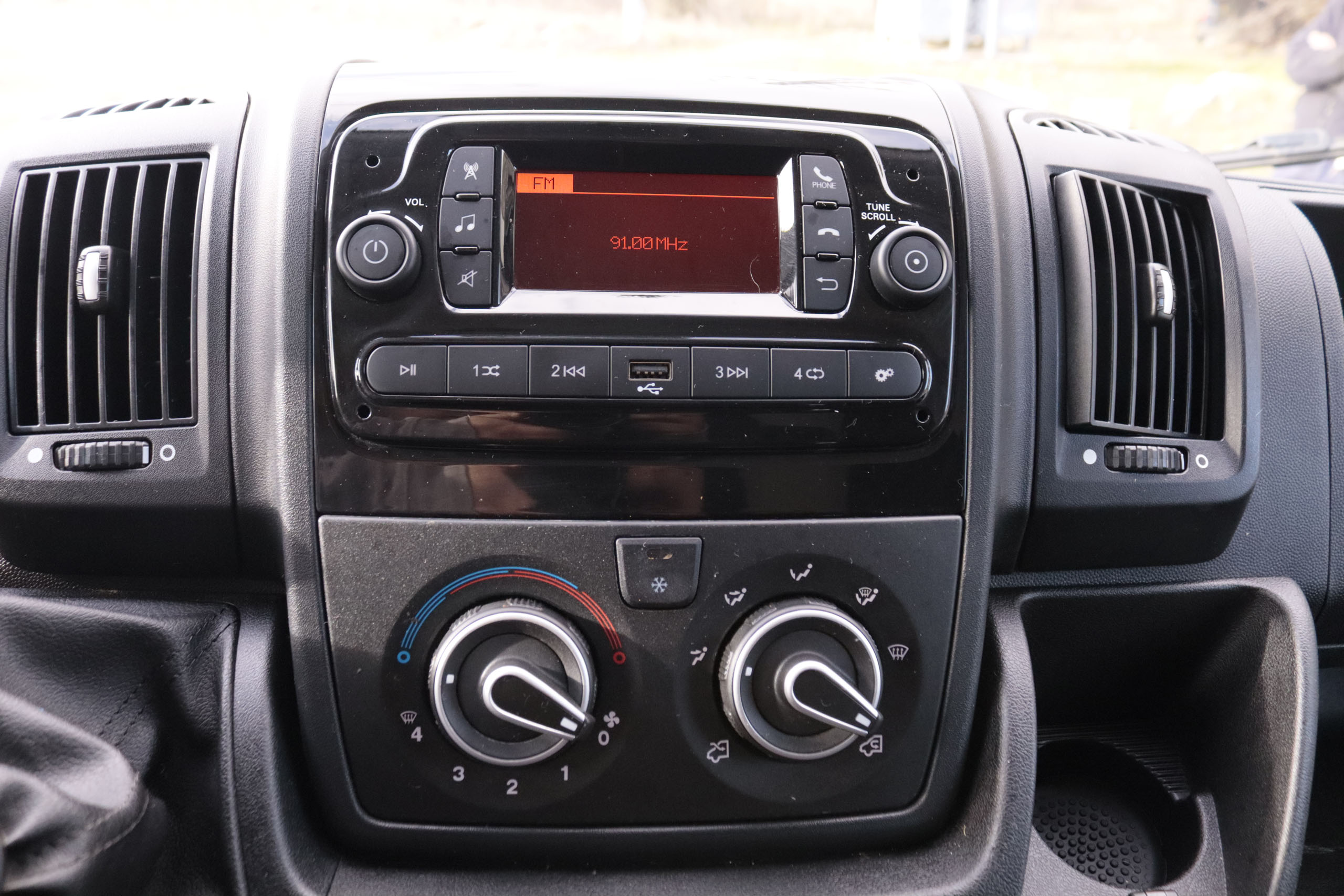 Citroen Jumper FURGO L1H1 2.0 BLUEHDI 120CV 4P VENTA SOLO PROFESIONALES # IVA DEDUCIBLE, BLUETOOTH foto 19