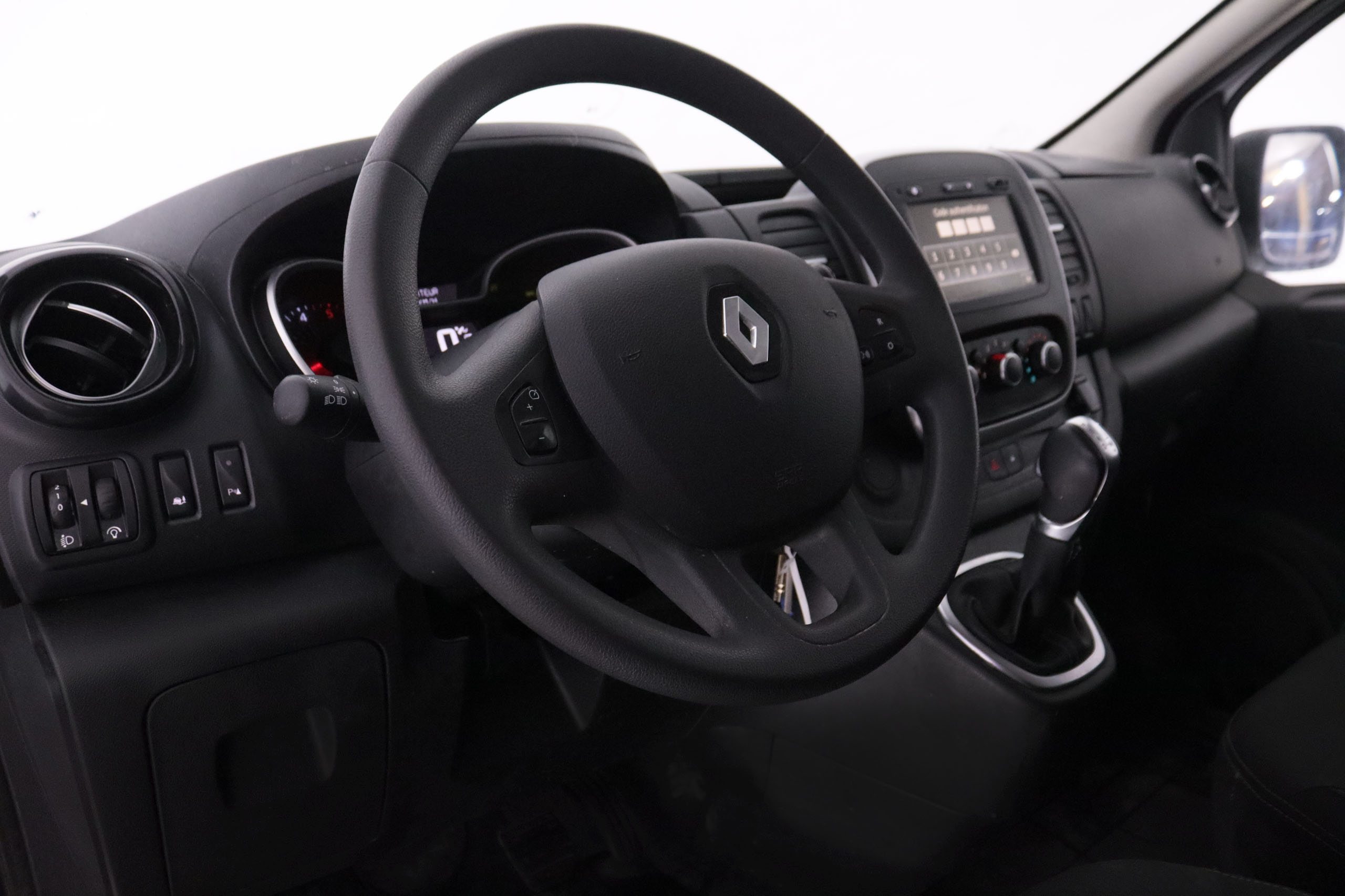 Renault Trafic FURGO L2H1 2.0 DCI GRAND CONFORT AUTO 145CV 3P VENTA SOLO PROFESIONALES #IVA DEDUCIBLE, PARKTRONIC foto 14