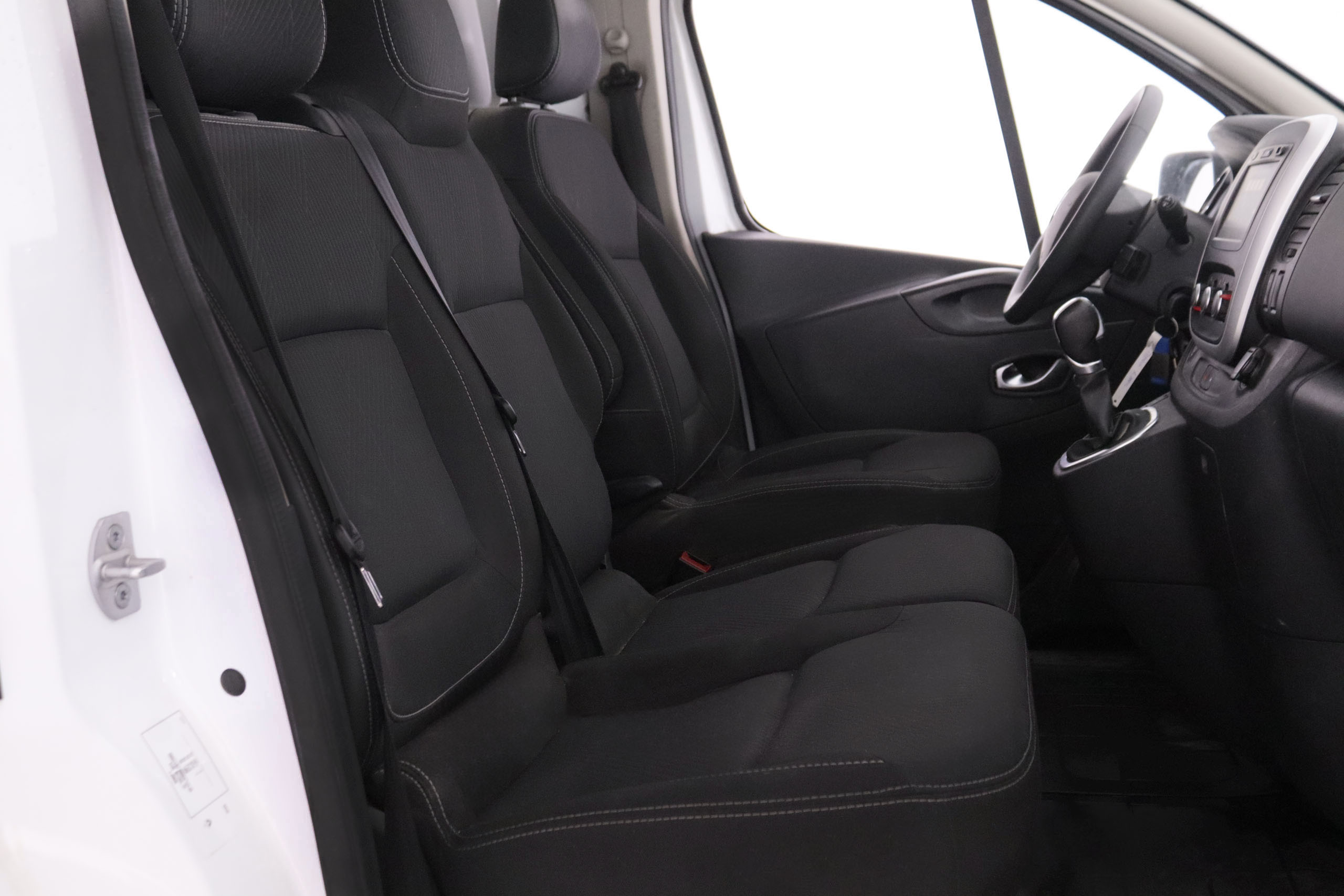 Renault Trafic FURGO L2H1 2.0 DCI GRAND CONFORT AUTO 145CV 3P VENTA SOLO PROFESIONALES #IVA DEDUCIBLE, PARKTRONIC foto 22