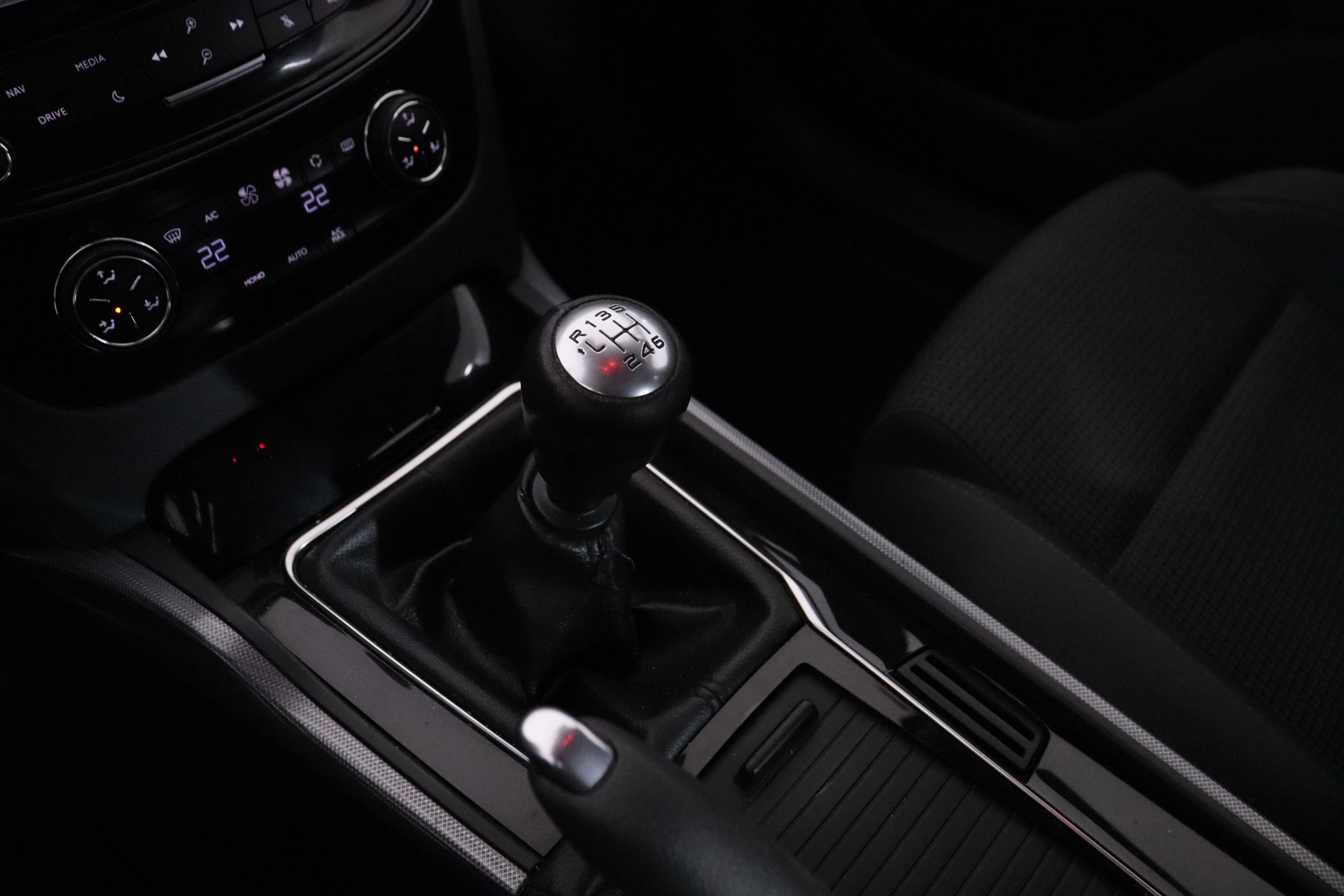 Peugeot 508 1.6 HDV ACTIVE 120CV 4P #NAVY, PARKTRONIC foto 20