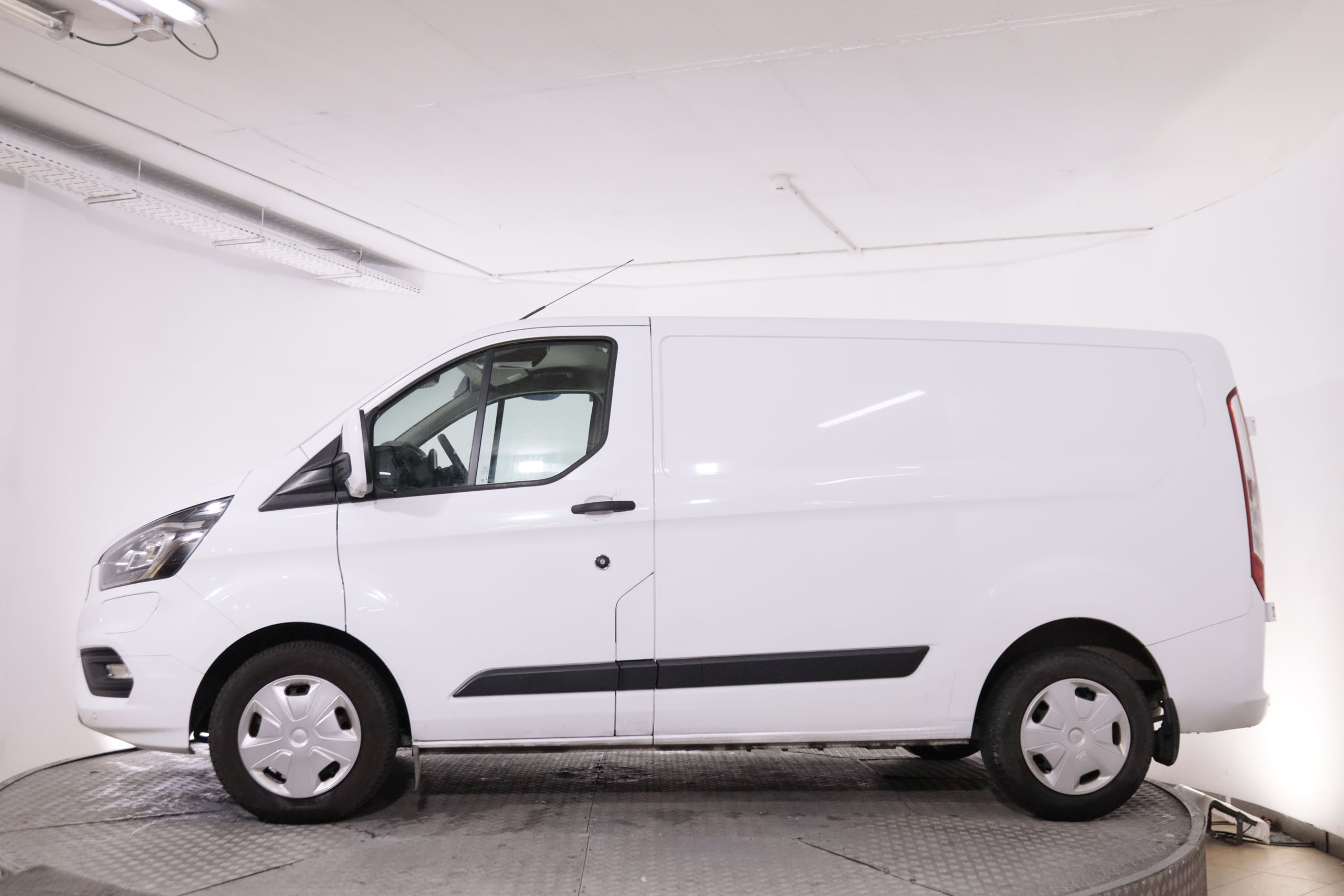 Ford Transit  Custom 1.0 PHEV TREND 340 AUTO 126CV 3P # IVA DEDUCIBLE, PARKTRONIC foto 10