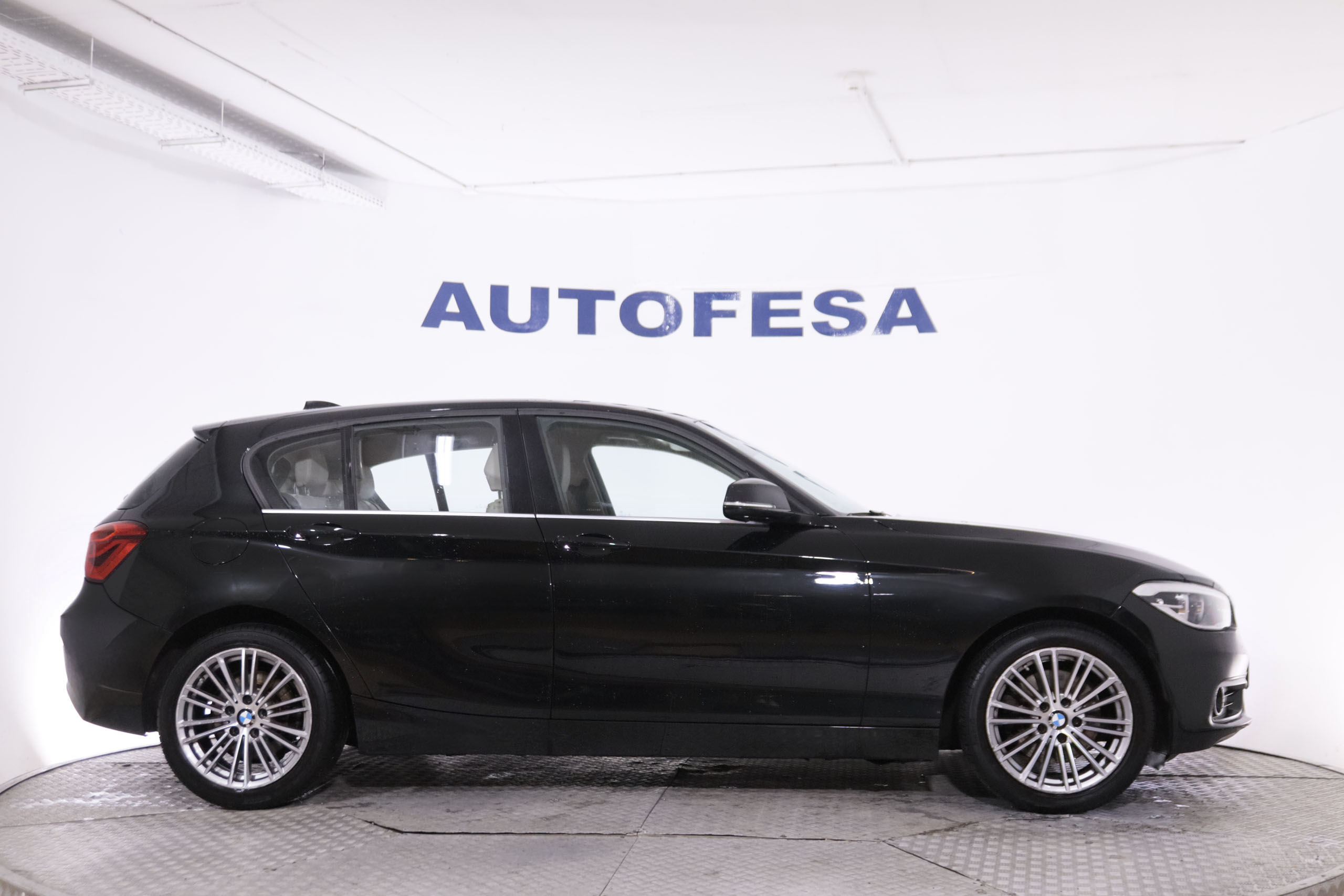 BMW 125 SERIE 1 125I AUTO 224CV 5P #CUERO, NAVY, PARKTRONIC foto 10