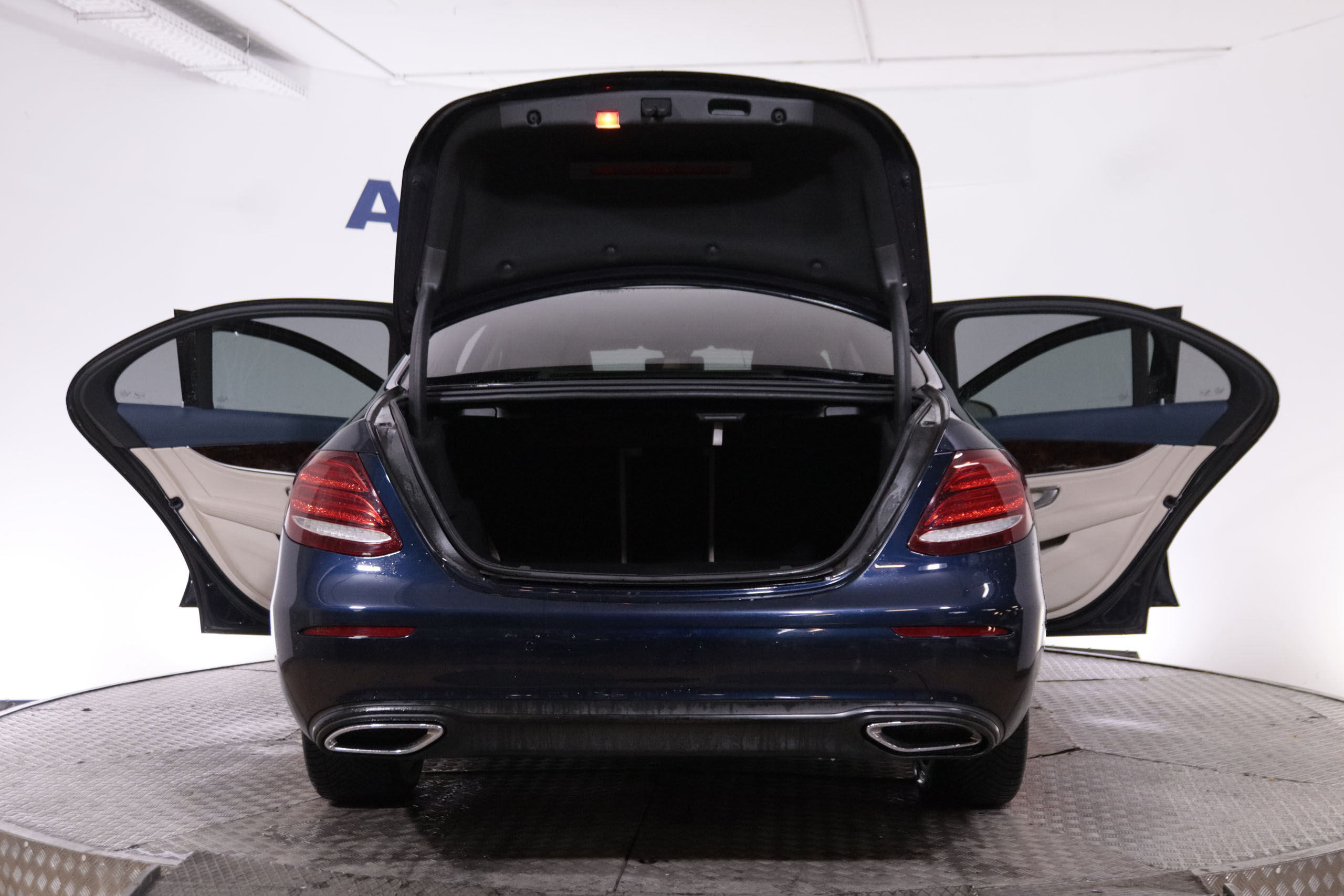 Mercedes-benz E220D CLASE E E220D 9G-TRONIC AVANTGARDE AUTO 194CV 5P #CUERO, NAVY, PARKTRONIC foto 10