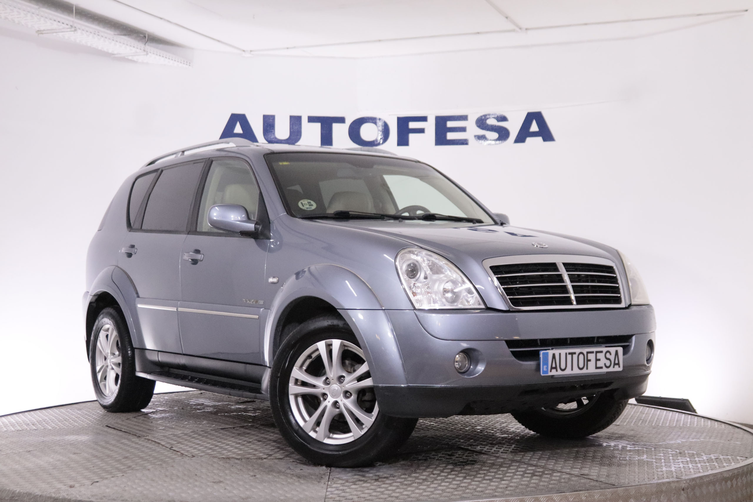 Ssangyong Rexton 2.7 LIMITED 270 XVT 4X4 AUTO 180CV 7 PLAZAS 5P #CUERO, TECHO ELECTRICO, NAVY foto 3