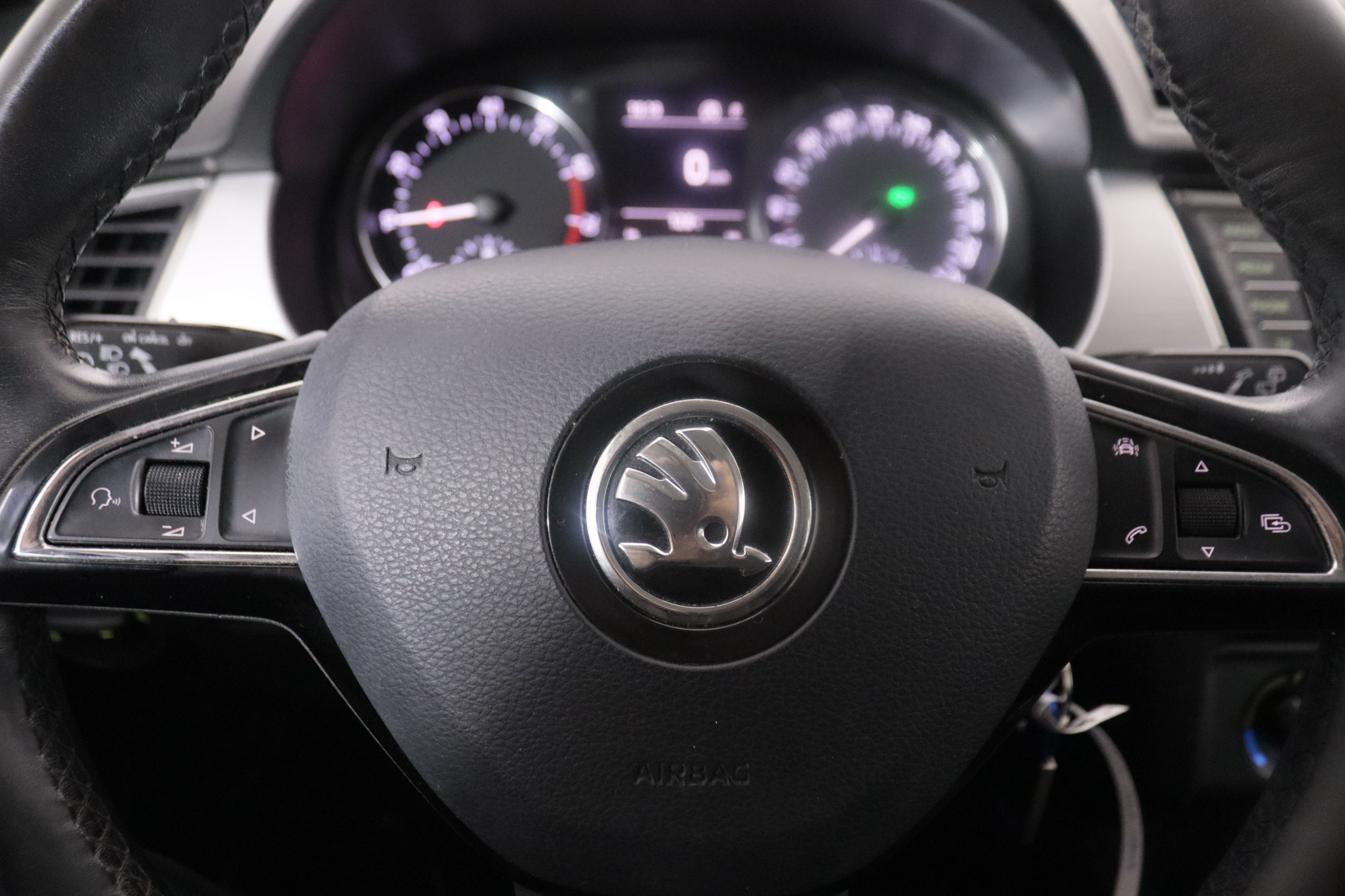 Skoda Fabia COMBI 1.0 TSI DSG GREENTEC AUTO 110CV 5P #PARKTRONIC foto 17