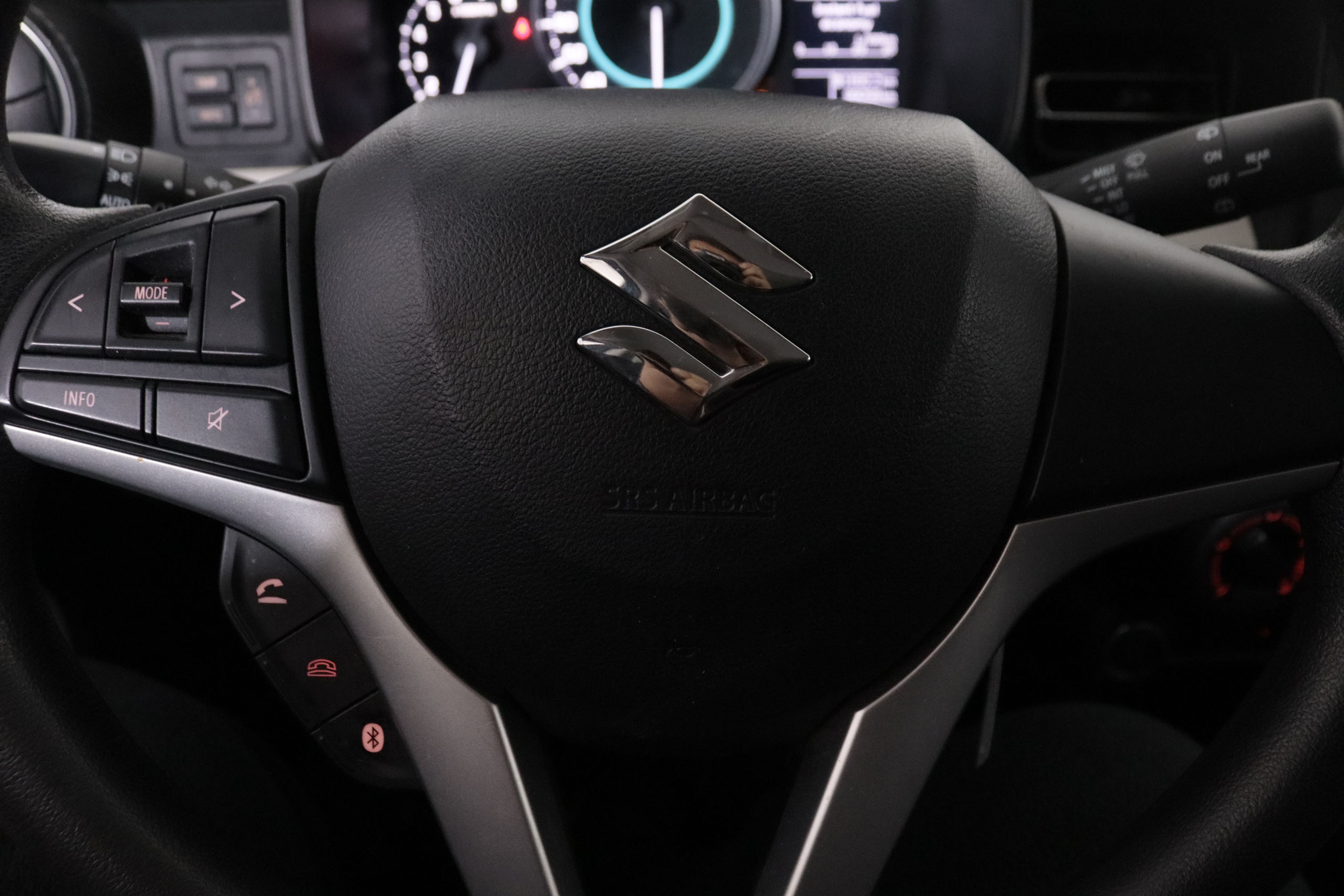 Suzuki Ignis 1.2 DUALJET ALLGRIP 90CV 5P foto 23