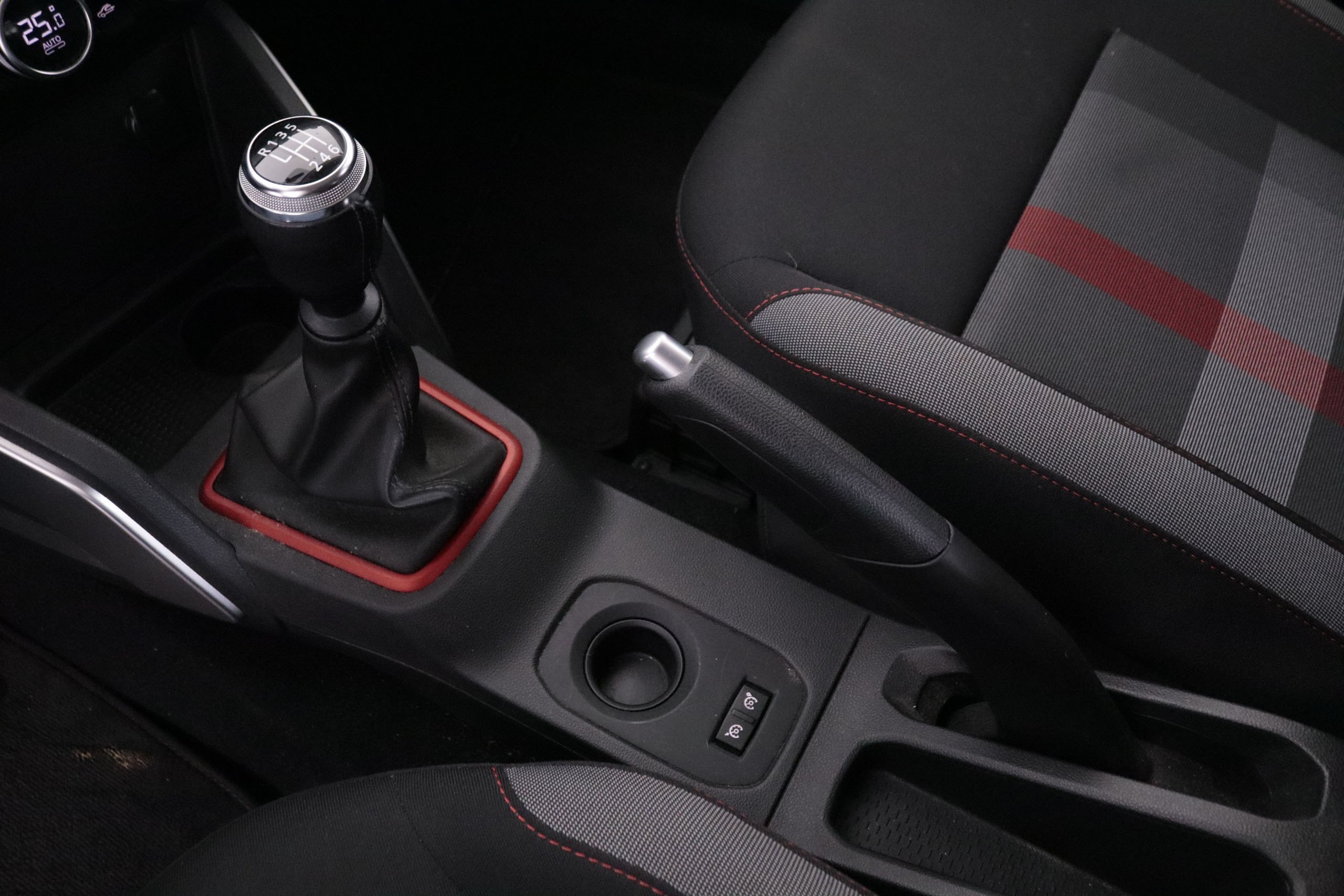 Dacia Duster 1.3 TCE TECHROAD 130CV 5P #PARKTRONIC, CAMARA TRASERA foto 23