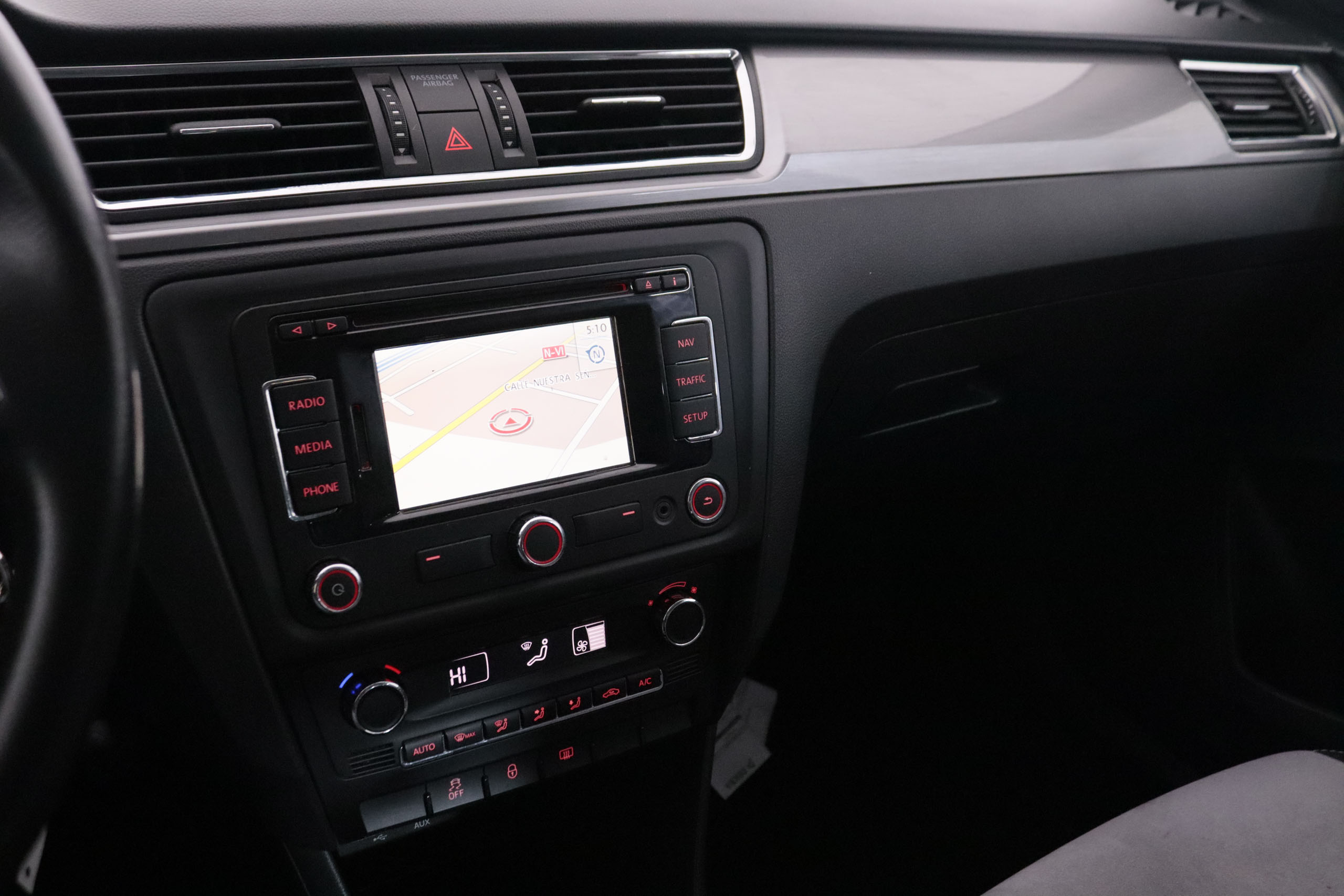 Seat Toledo 1.2 TSI I.TECH 105CV 5P # NAVY, PARKTRONIC foto 17