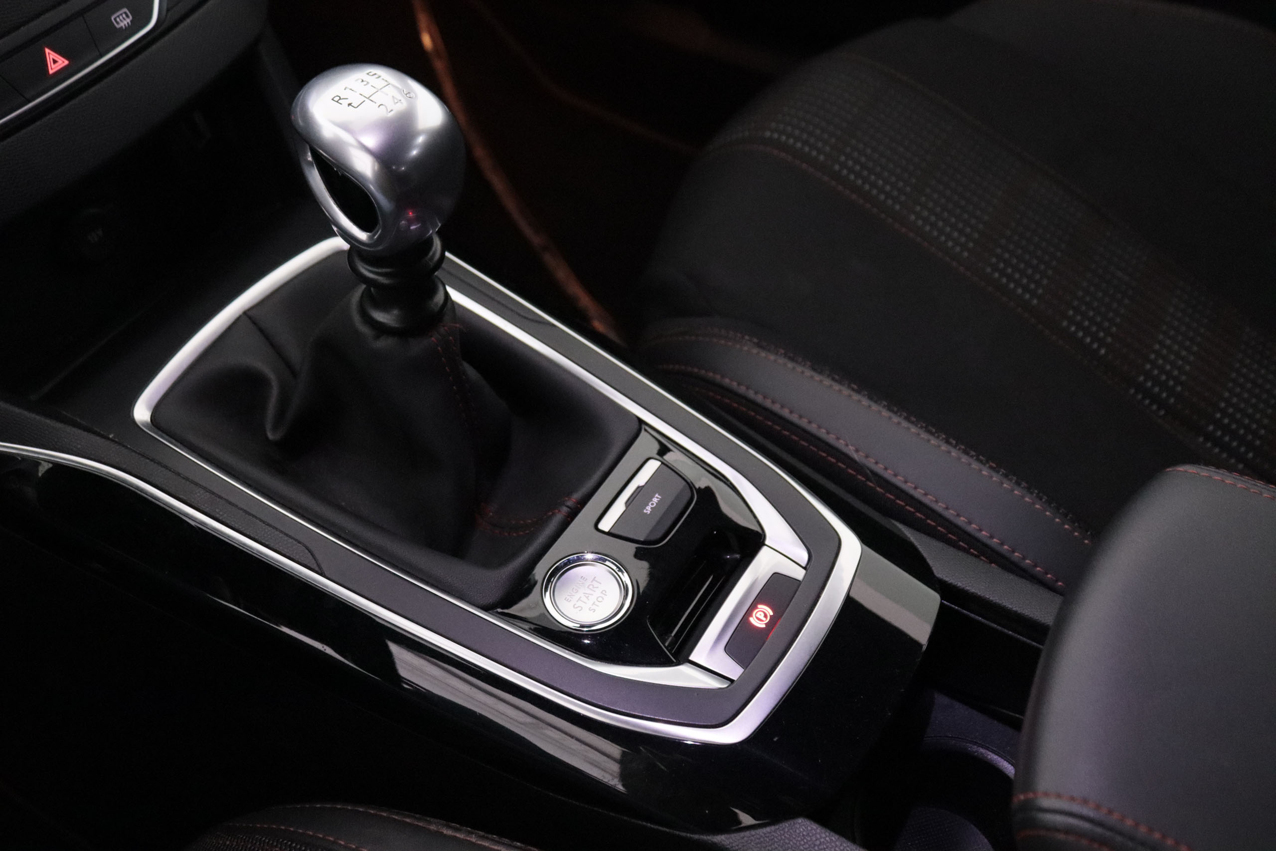 Peugeot 308 1.2 G.T LINE 130CV 5P #NAVY, PARKTRONIC foto 25