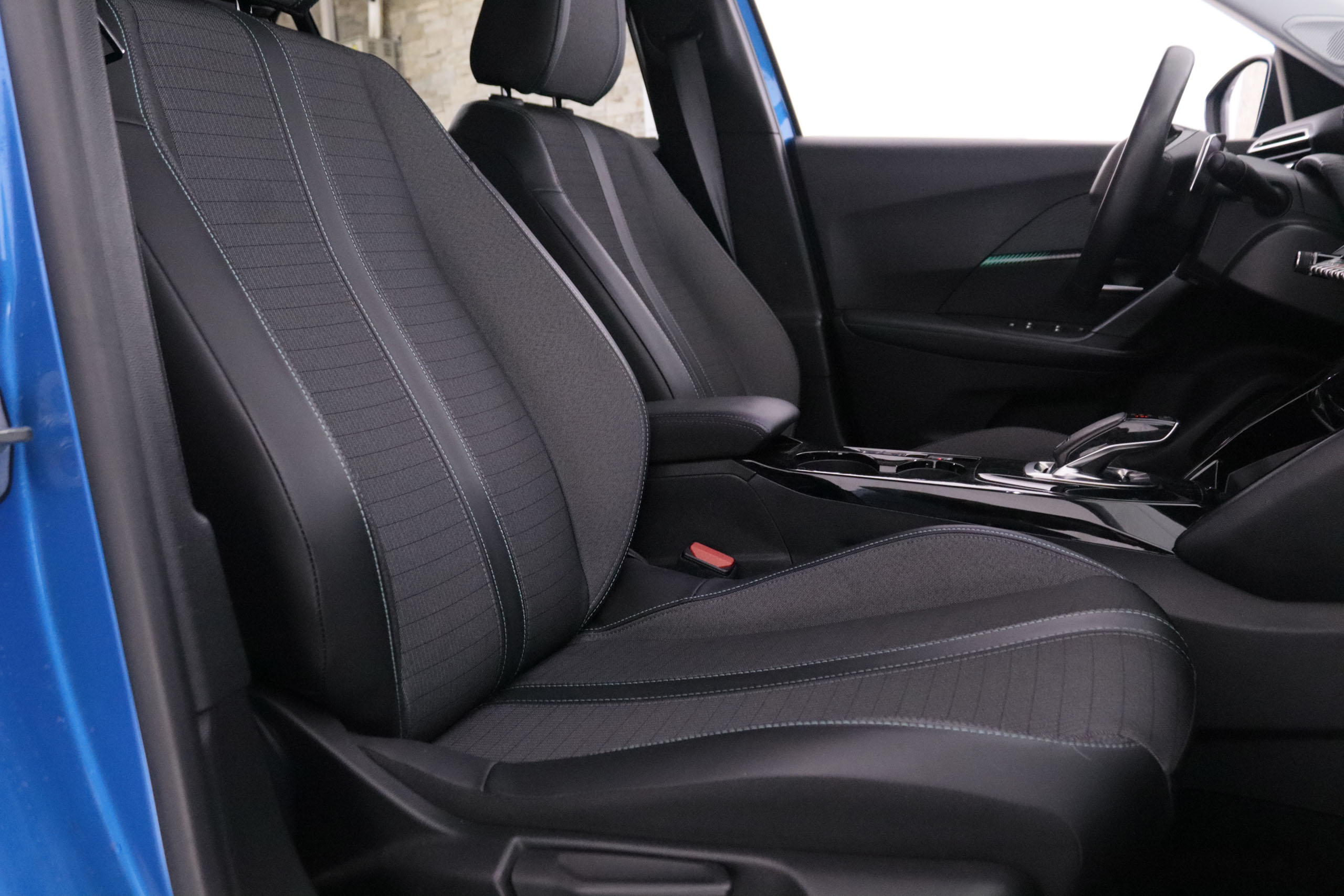 Peugeot 2008 1.2 ALLURE AUTO 130CV 5P #NAVY, PARKTRONIC foto 27