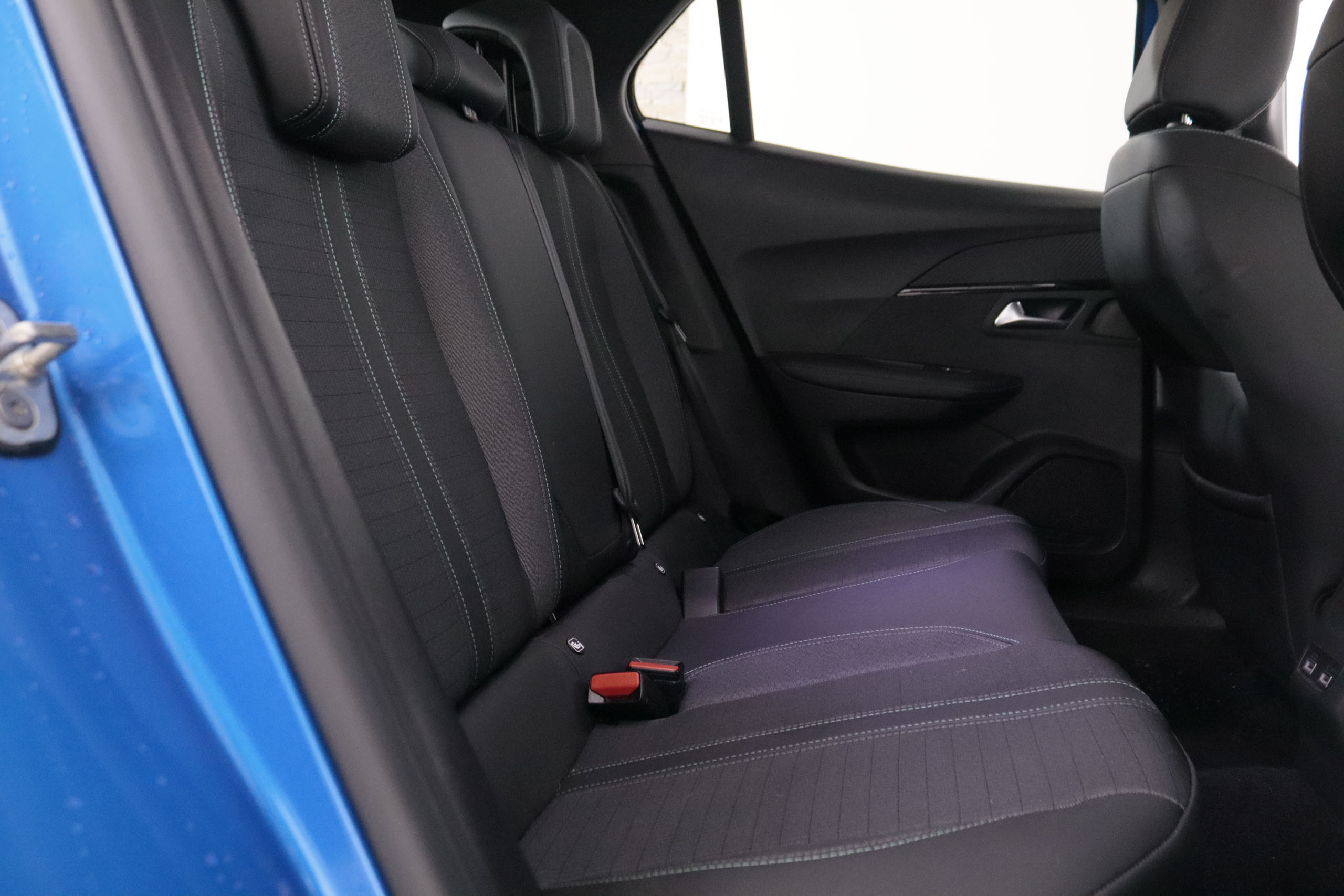 Peugeot 2008 1.2 ALLURE AUTO 130CV 5P #NAVY, PARKTRONIC foto 29