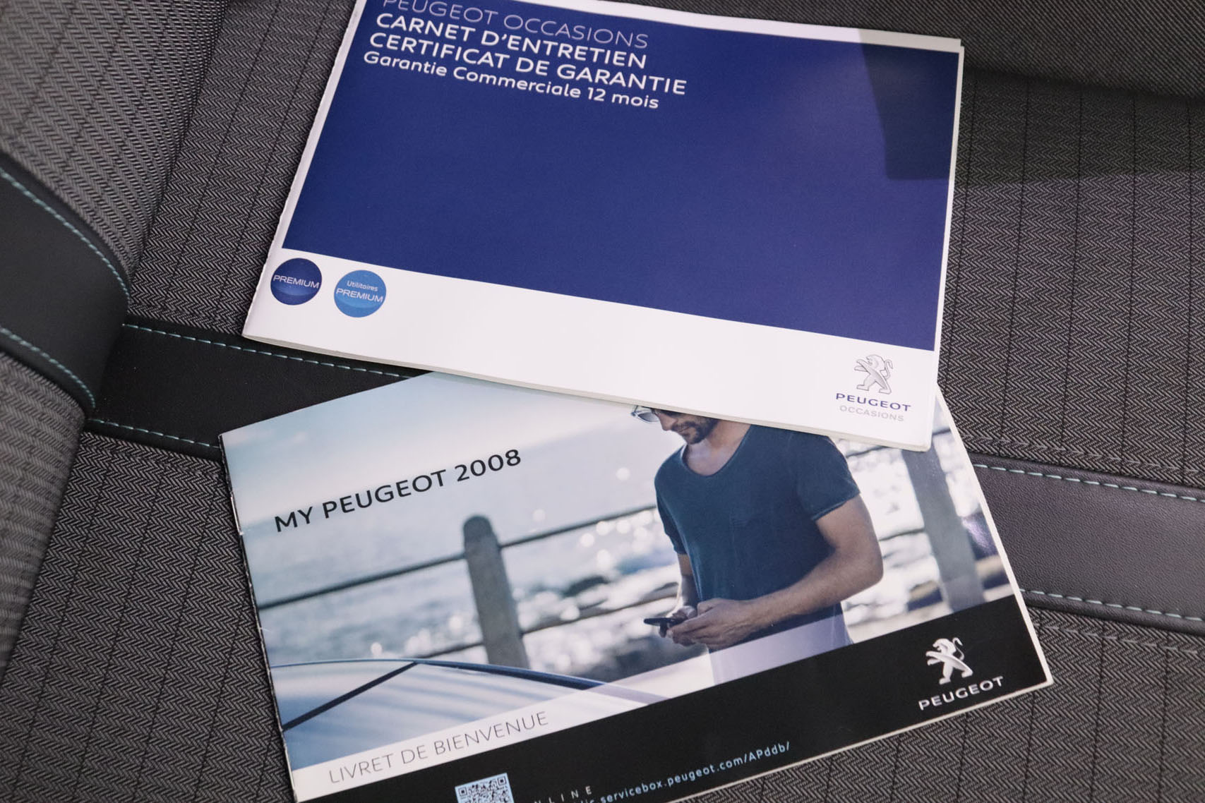 Peugeot 2008 1.2 ALLURE AUTO 130CV 5P #NAVY, PARKTRONIC foto 30