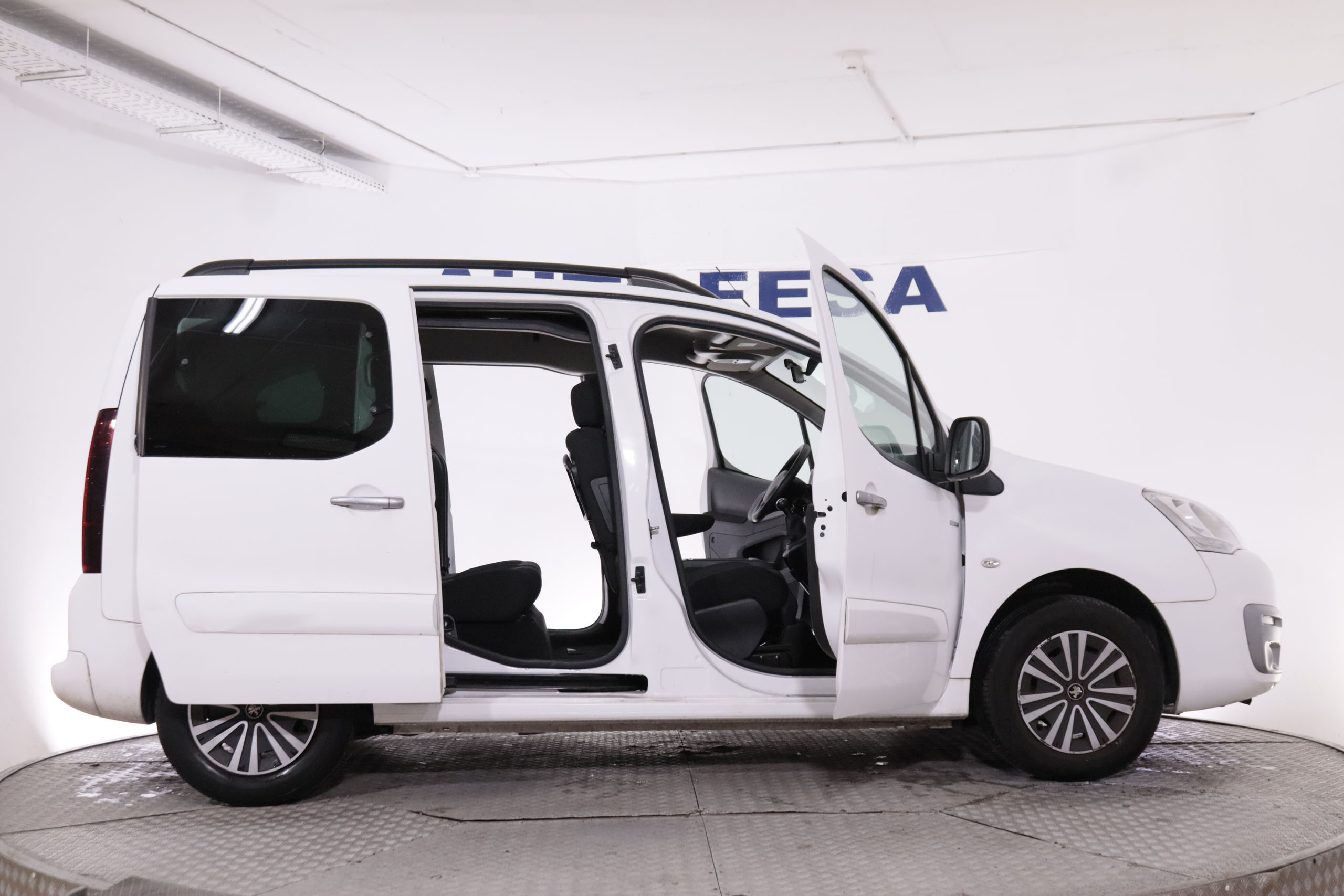 Peugeot Partner 1.2 STYLE 110CV 5P # NAVY, PARKTRONIC foto 9