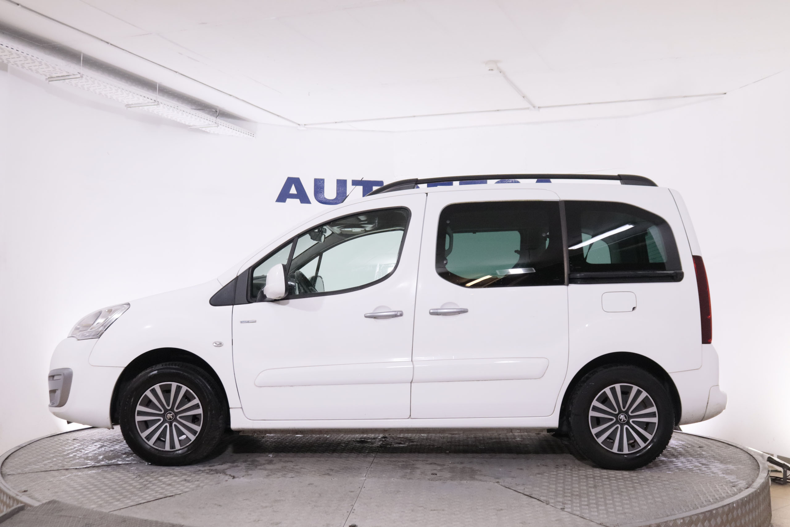 Peugeot Partner 1.2 STYLE 110CV 5P # NAVY, PARKTRONIC foto 11