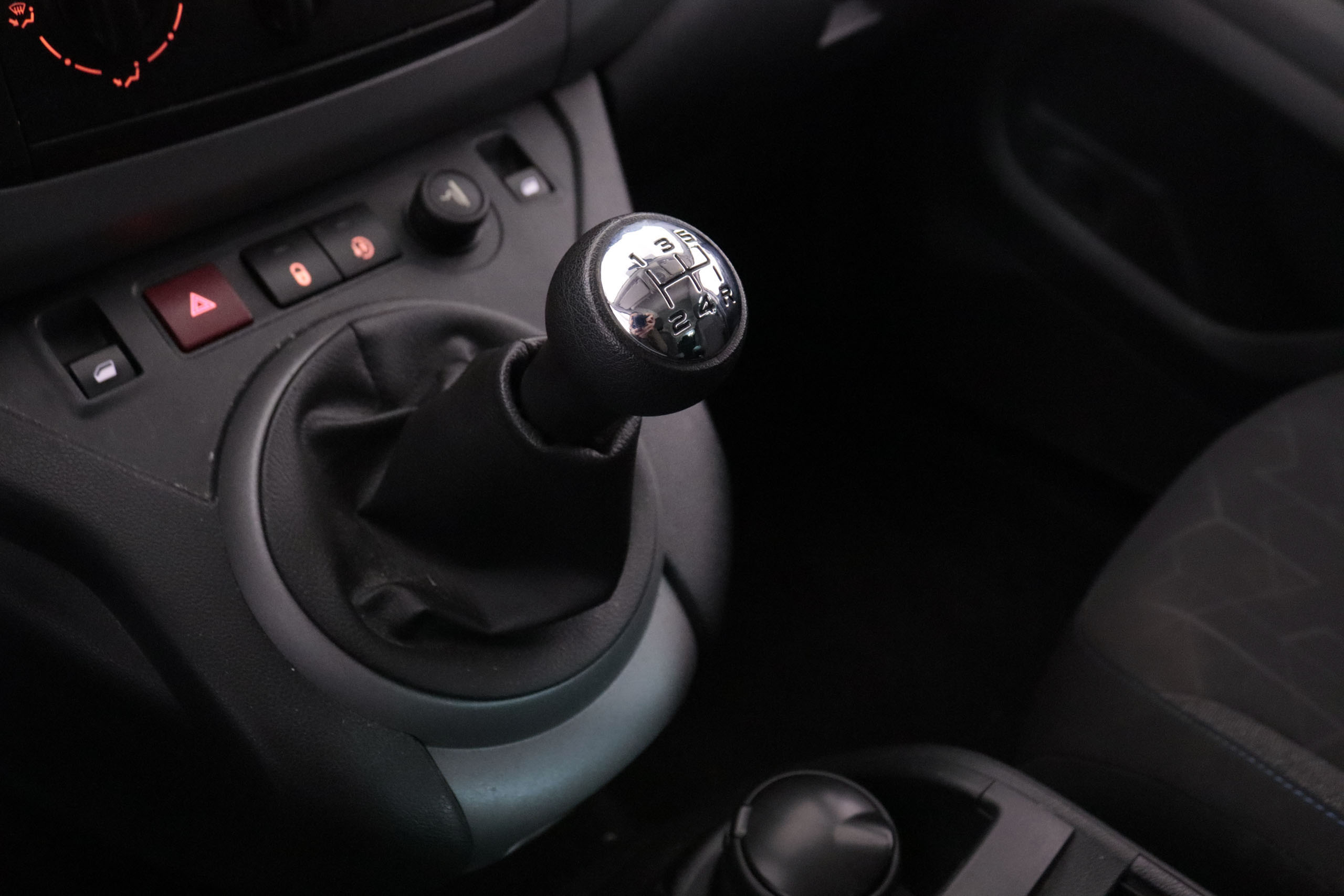 Peugeot Partner 1.2 STYLE 110CV 5P # NAVY, PARKTRONIC foto 18