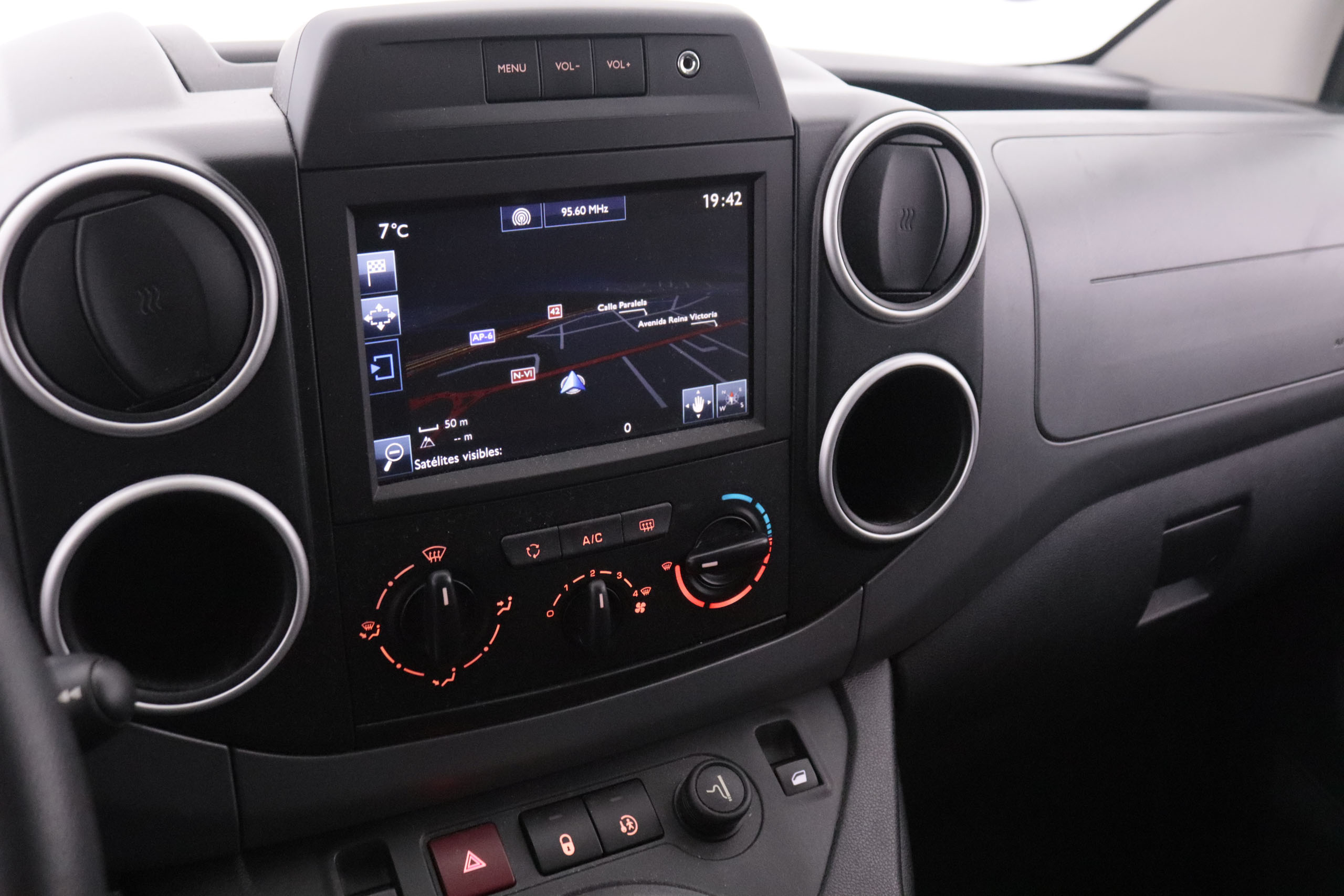 Peugeot Partner 1.2 STYLE 110CV 5P # NAVY, PARKTRONIC foto 17