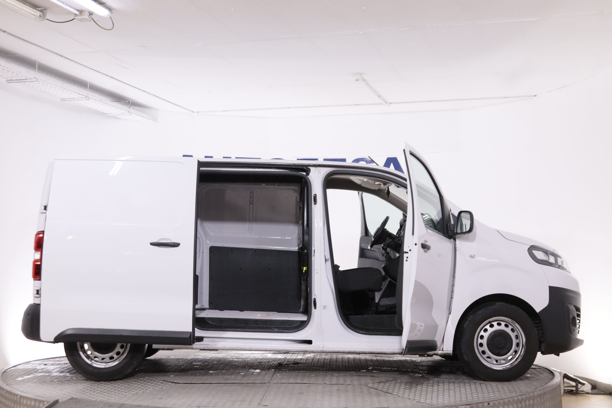 Citroen Jumpy FURGON M 1.5 120CV 4P SOLO VENTA PROFESIONALES #IVA DEDUCIBLE, NAVY, PARKTRONIC foto 10