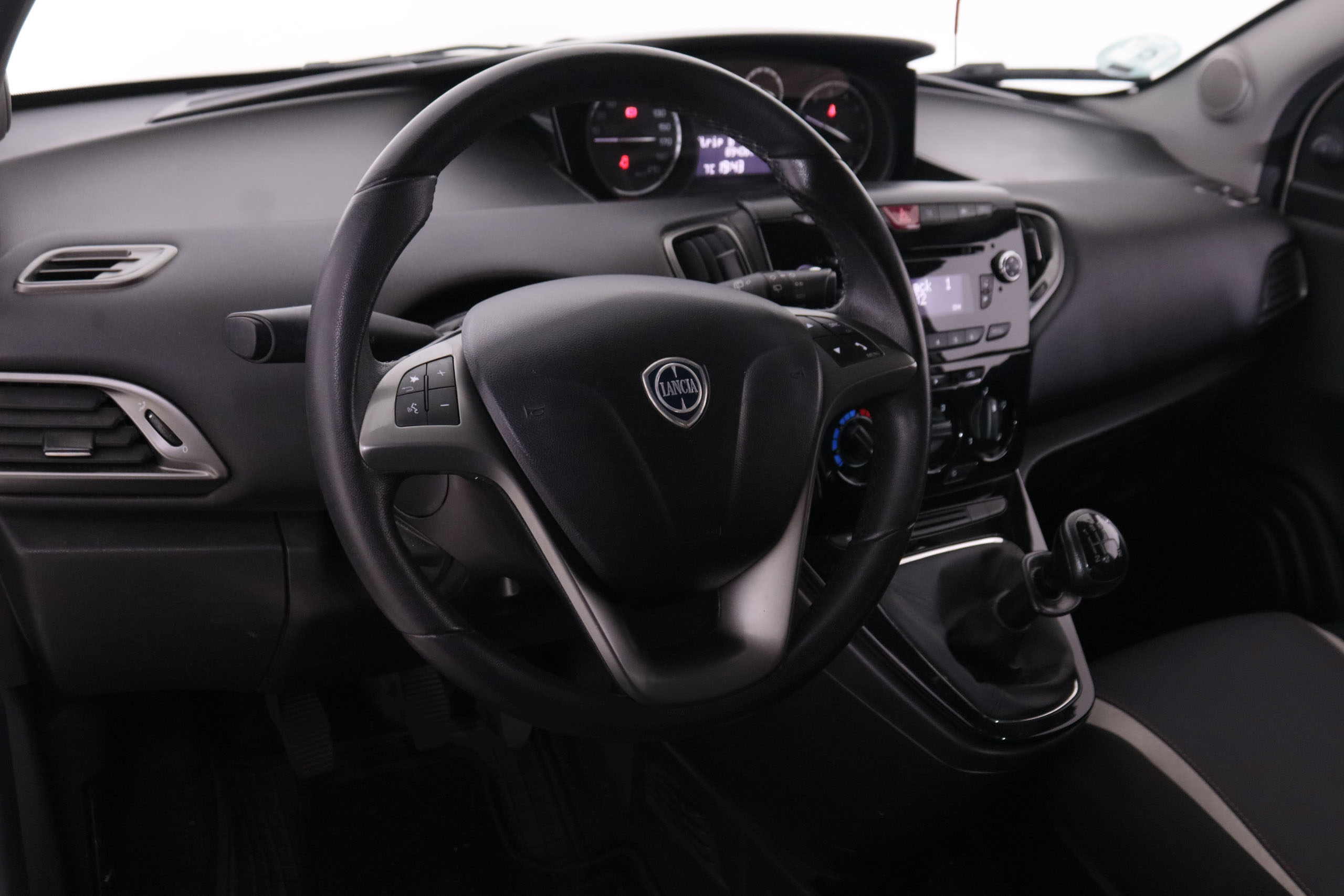 Lancia Ypsilon 1.2 elefantino evo II 69CV 5P foto 14