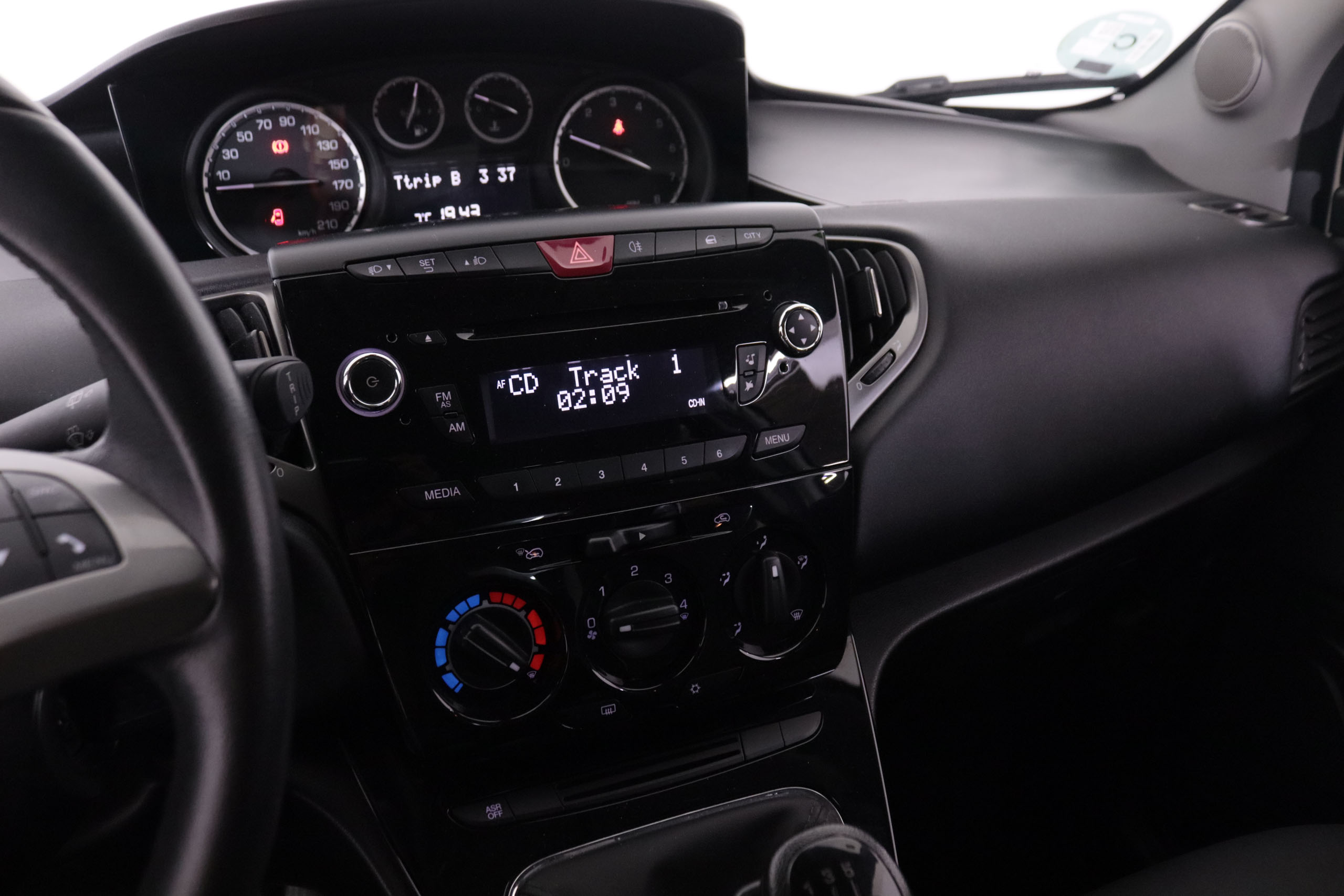 Lancia Ypsilon 1.2 elefantino evo II 69CV 5P foto 18