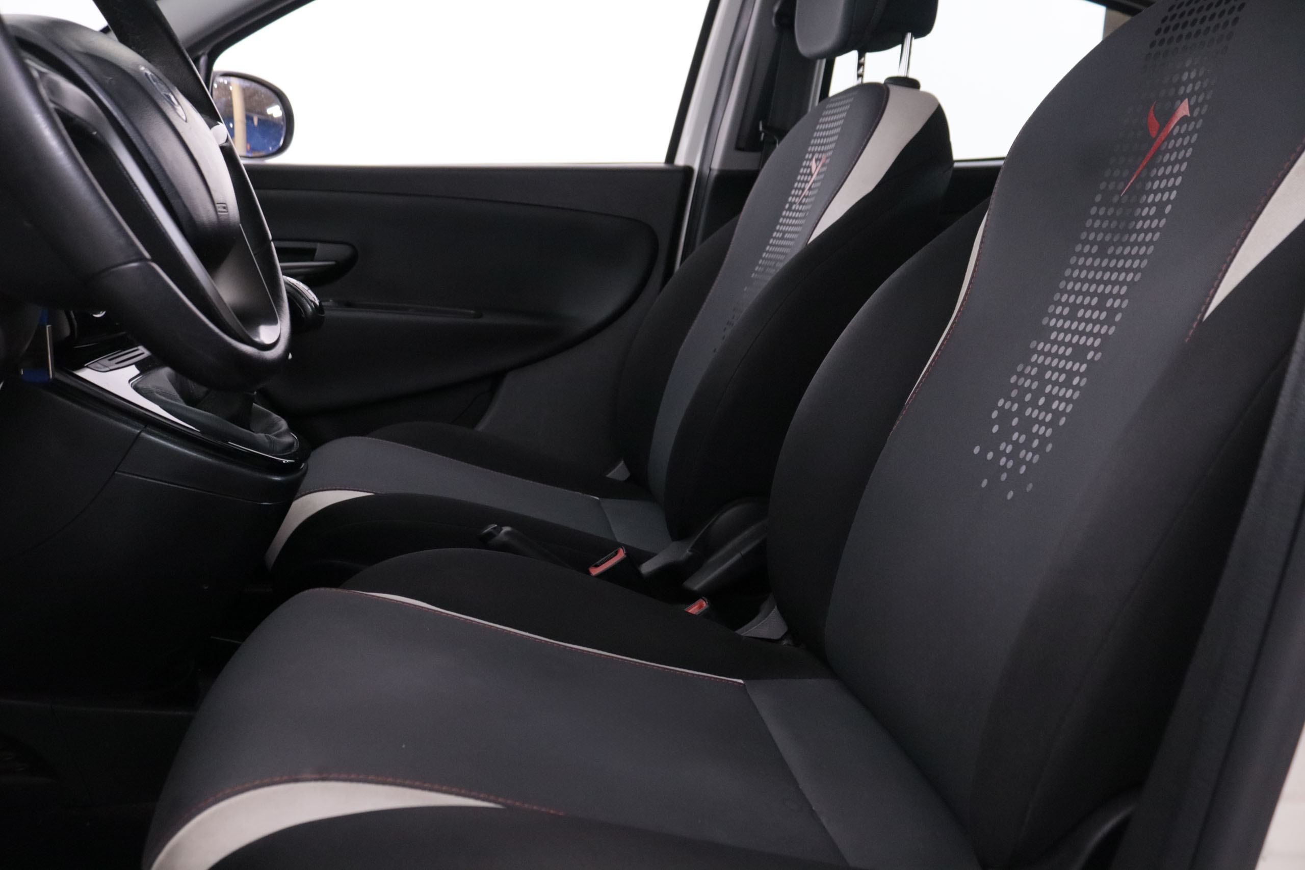 Lancia Ypsilon 1.2 elefantino evo II 69CV 5P foto 20