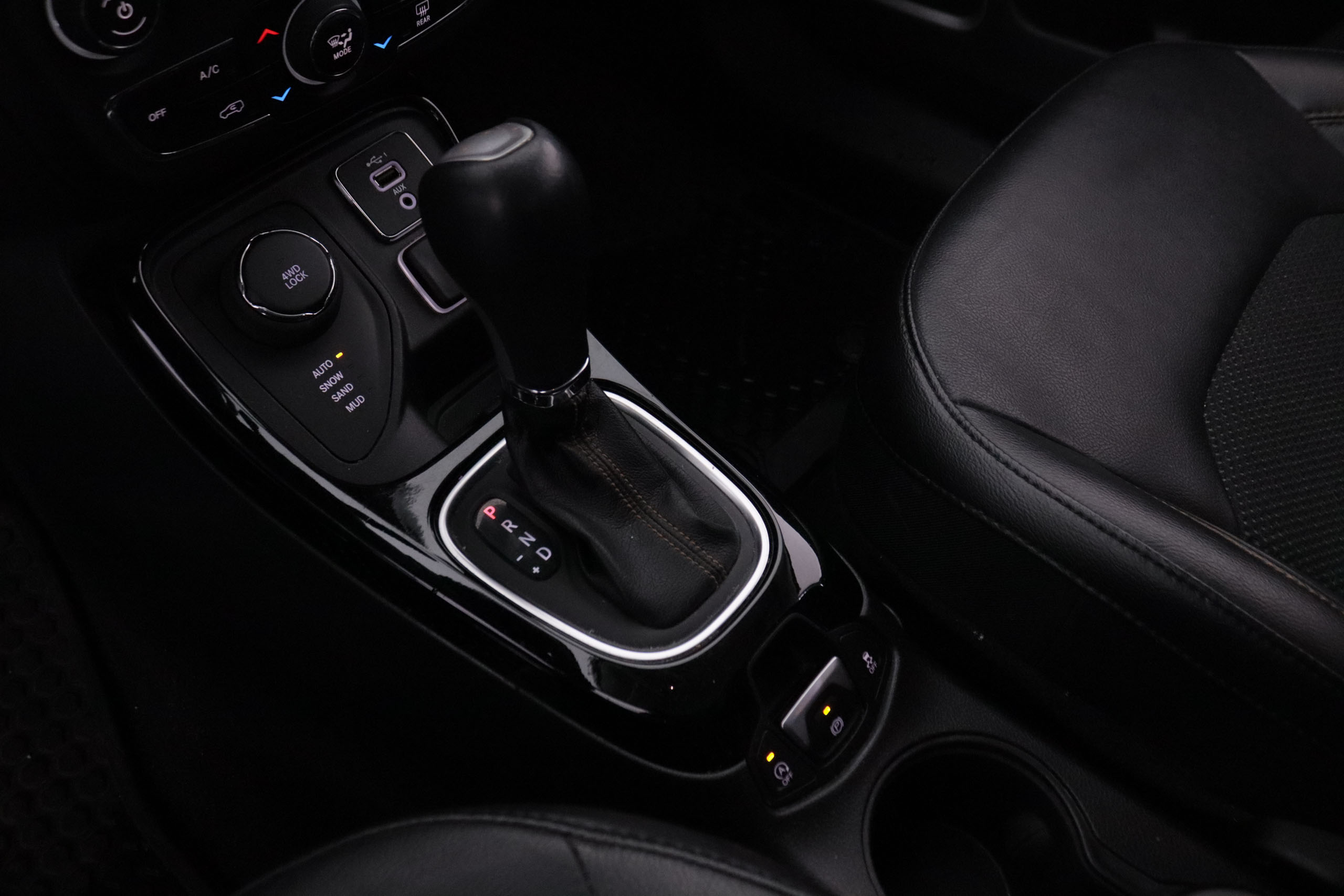 Jeep Compass 2.0 CRDI 4WD LIMITED AUTO 140CV 5P #NAVY, PARKTRONIC foto 25