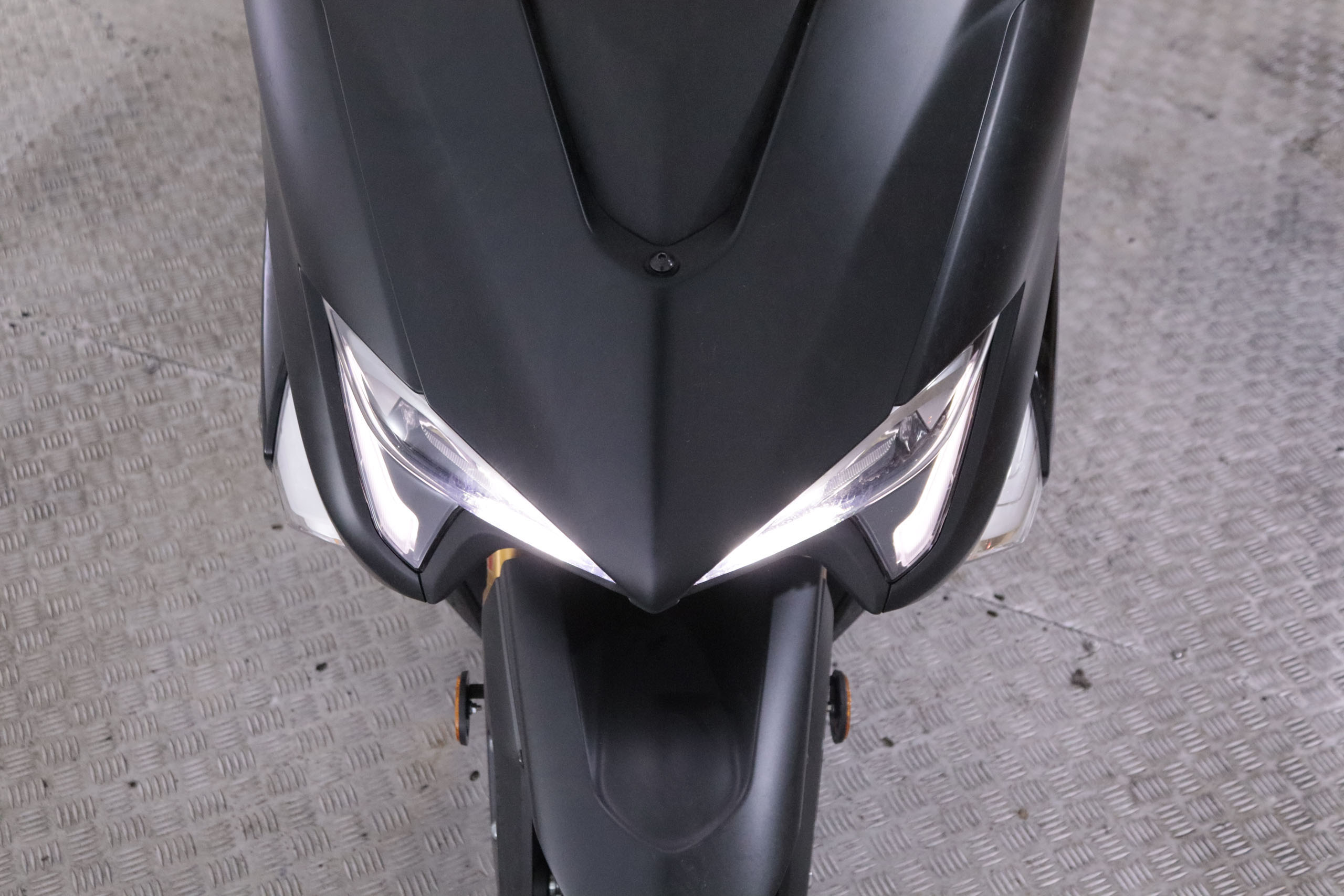 Yamaha Tmax 530 TMAX 530 DX ABS 46CV 2P # LUCES LED foto 15